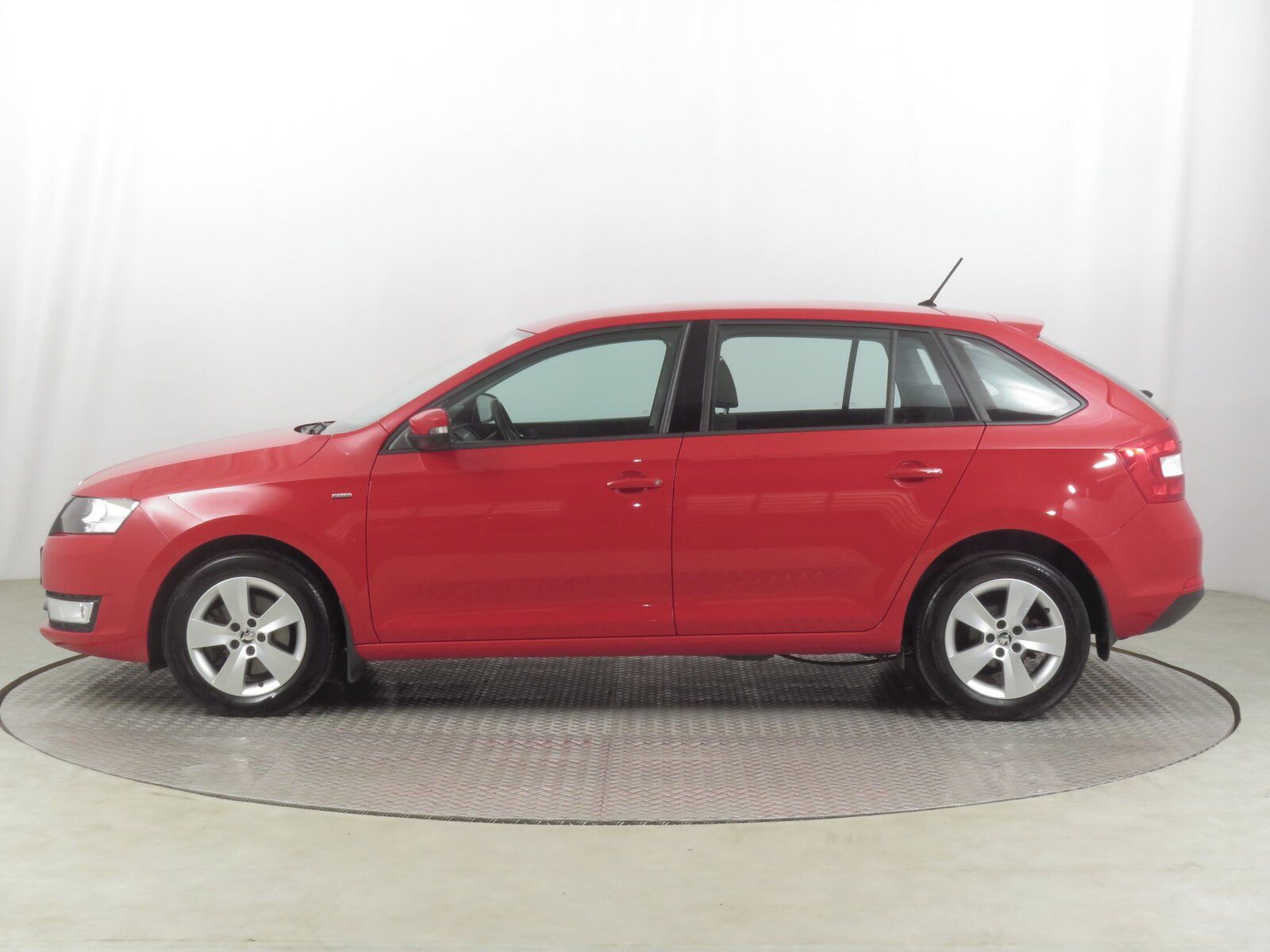 Škoda Rapid, 1.2 TSI, Spaceback, Serv.kniha - fotka 3