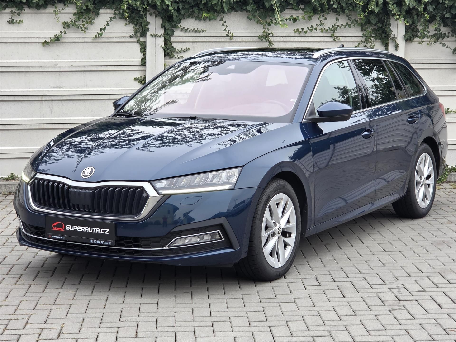 Škoda Octavia, 2,0 TDi DSG Style Tažné z. 1.m - fotka 3