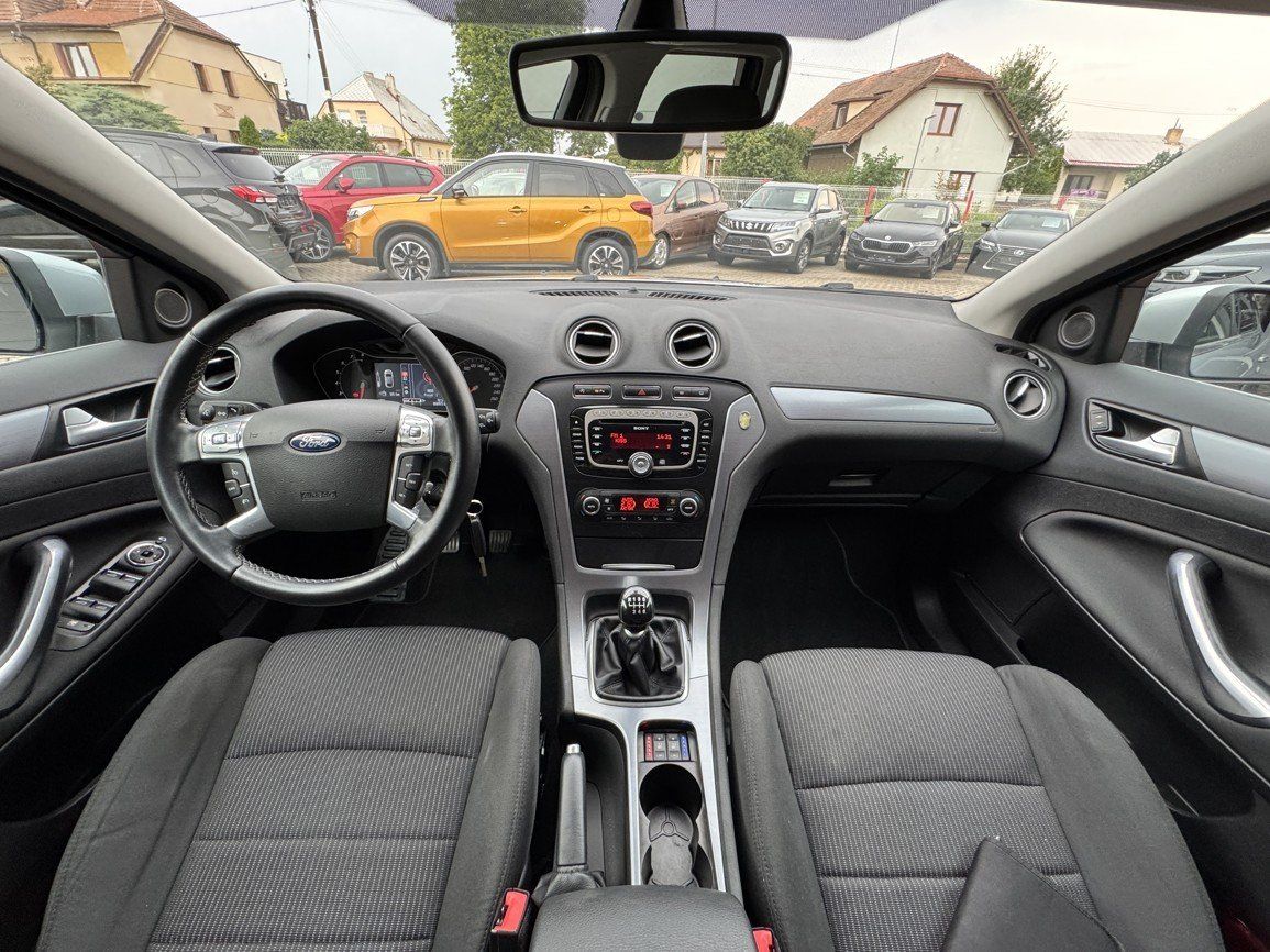Ford Mondeo, 1.6i EcoBoost Titanium Xenony - fotka 6