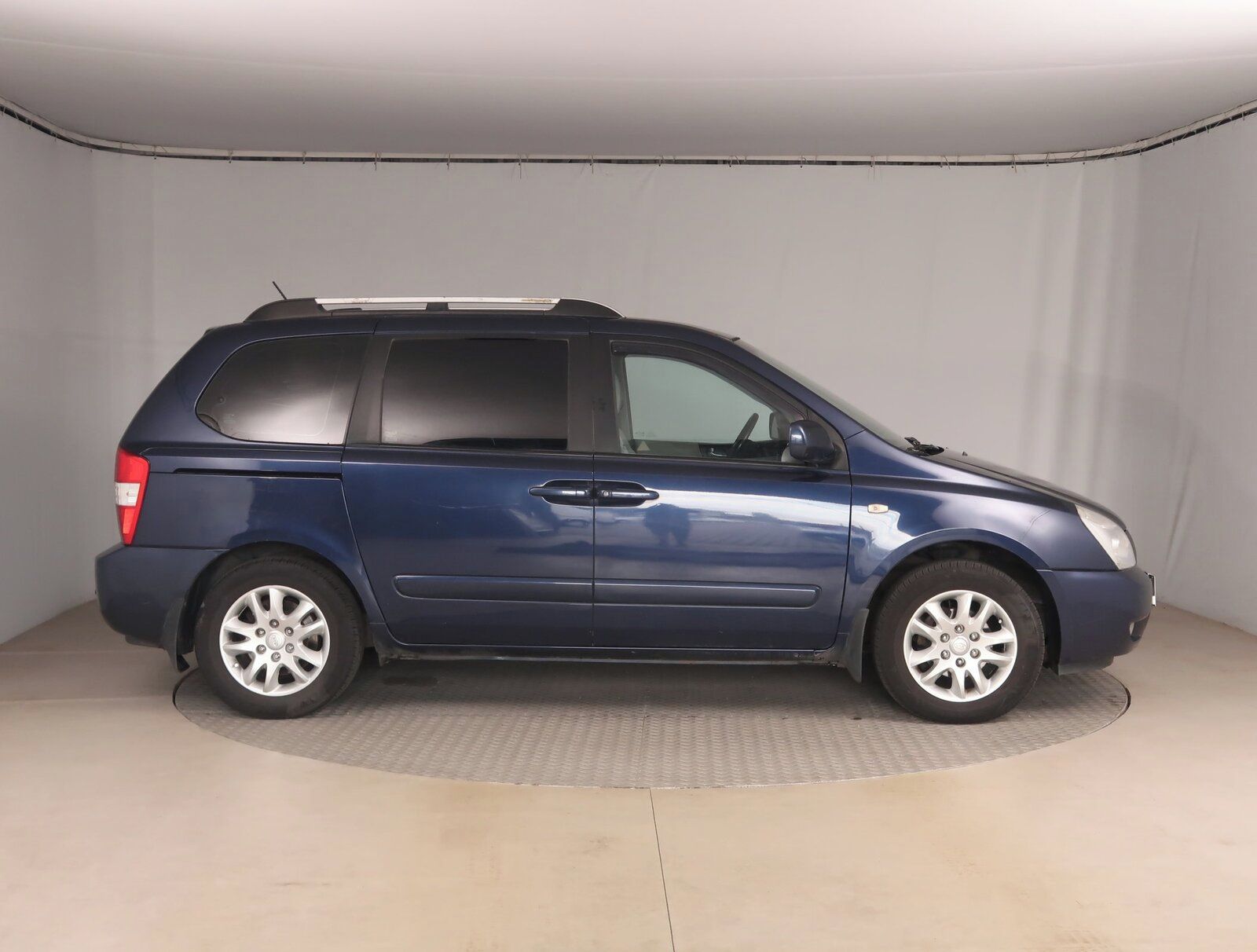 Kia Carnival, 2.9 CRDi, 7 míst - fotka 6