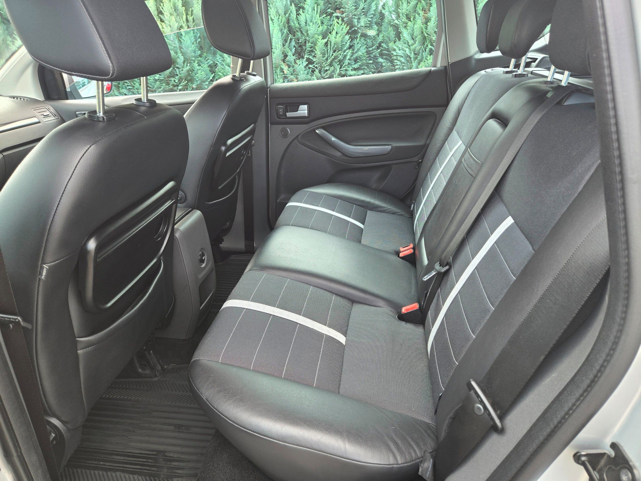 Ford Kuga, Titanium 2,0 TDCi 100kw - 6st. - fotka 6