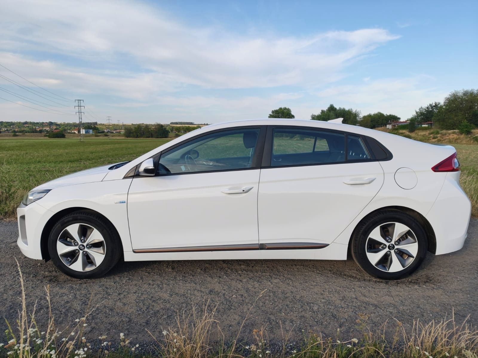 Hyundai Ioniq, 28kWh, LED, COMFORT, SOH 87.2% - fotka 4