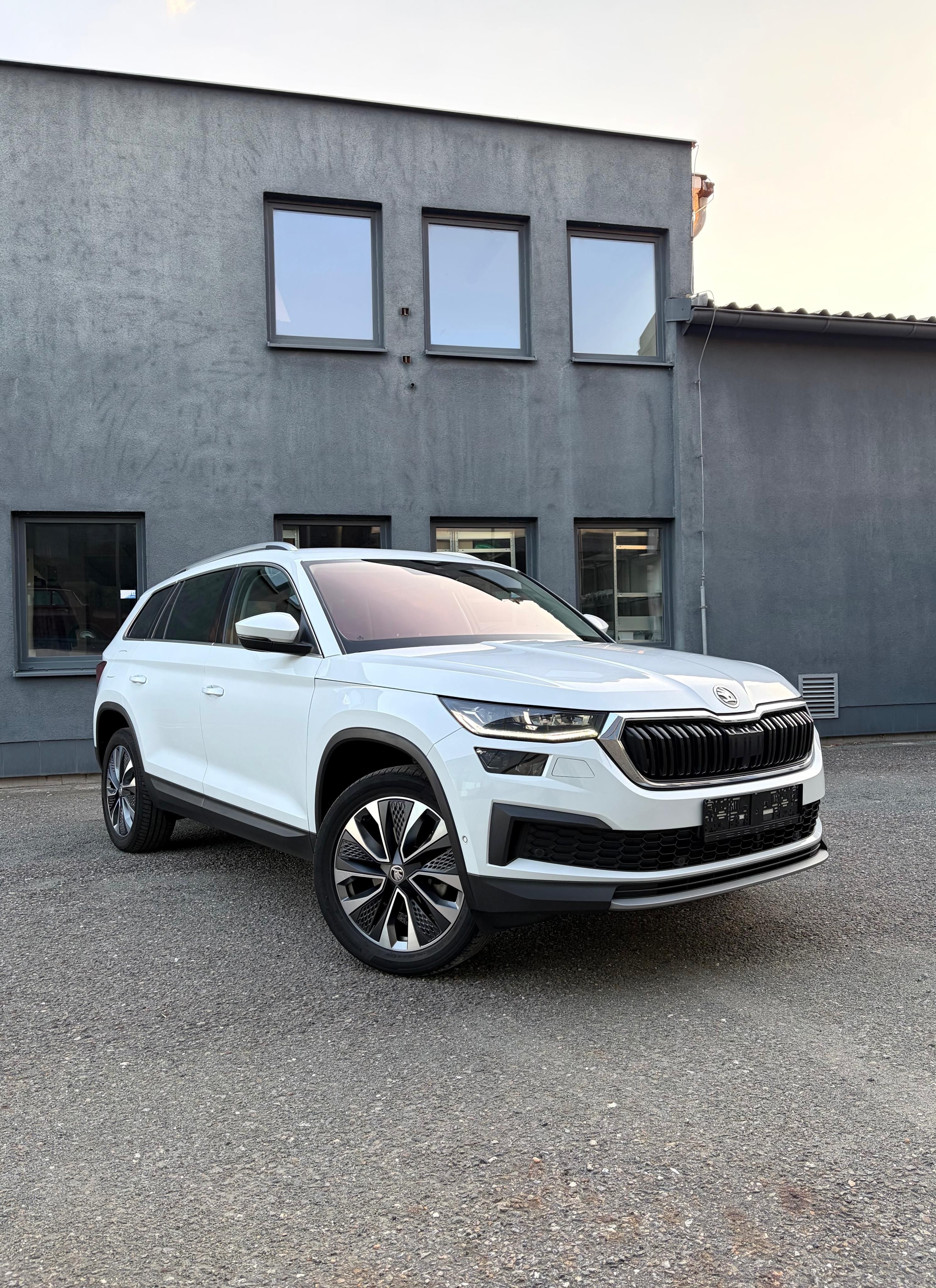 Škoda Kodiaq, 2.0TDI 110kw 4x4 TOUR Tažné - fotka 3