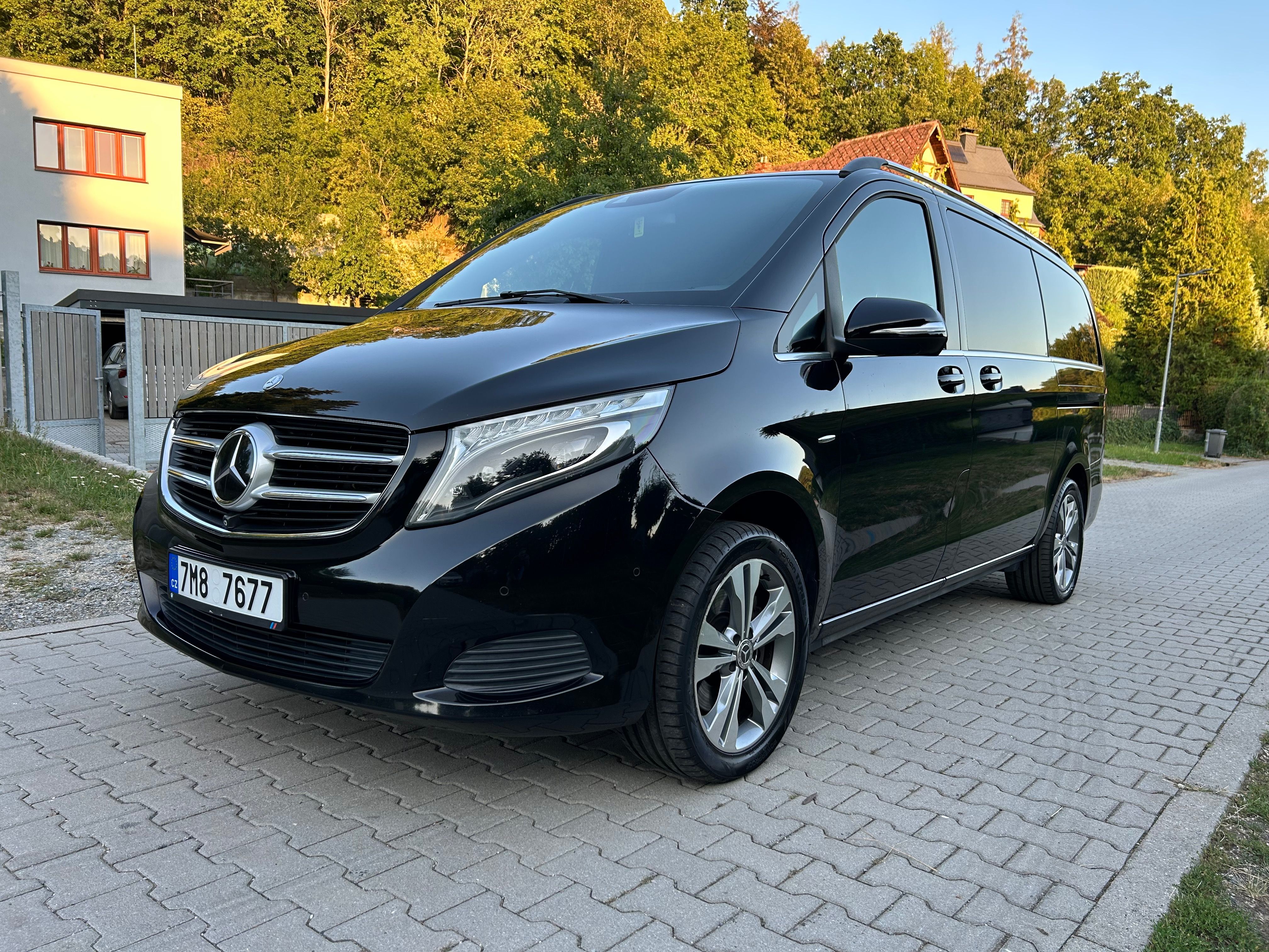 Mercedes-Benz Třídy V, 250 d 4MATIC Avantgarde 7 míst - fotka 2