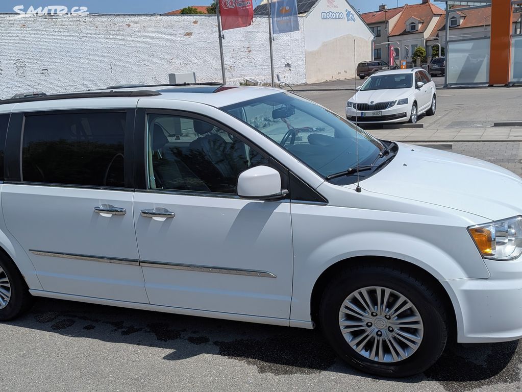 Chrysler TOWN & COUNTRY 2015 з Чехії