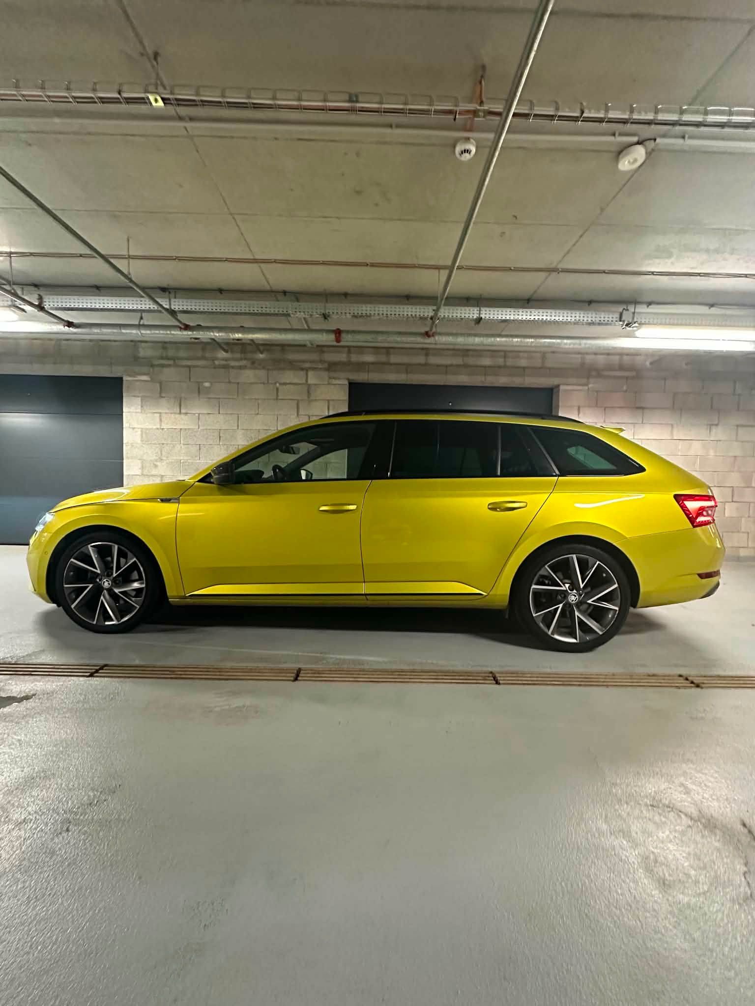 Škoda Superb, Škoda Superb Combi SportLine 2 - fotka 6