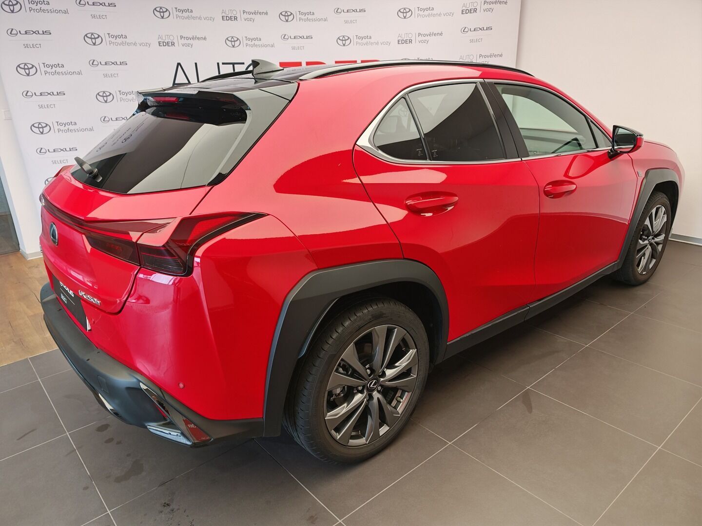 Lexus UX 250h, 250h 2WD F Sport Design Plus - fotka 4