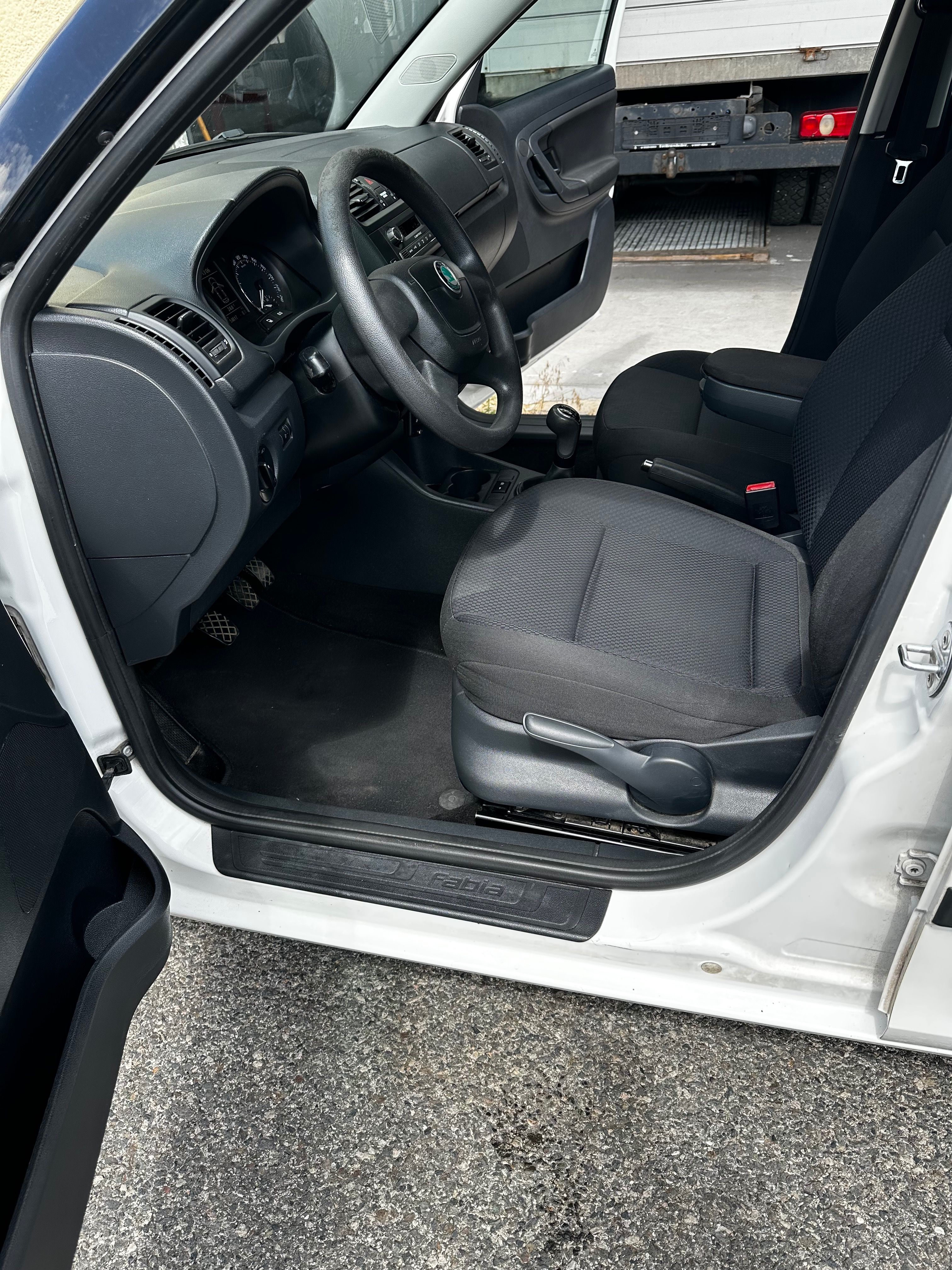 Škoda Fabia, 1,6 TDI klima tažné - fotka 6