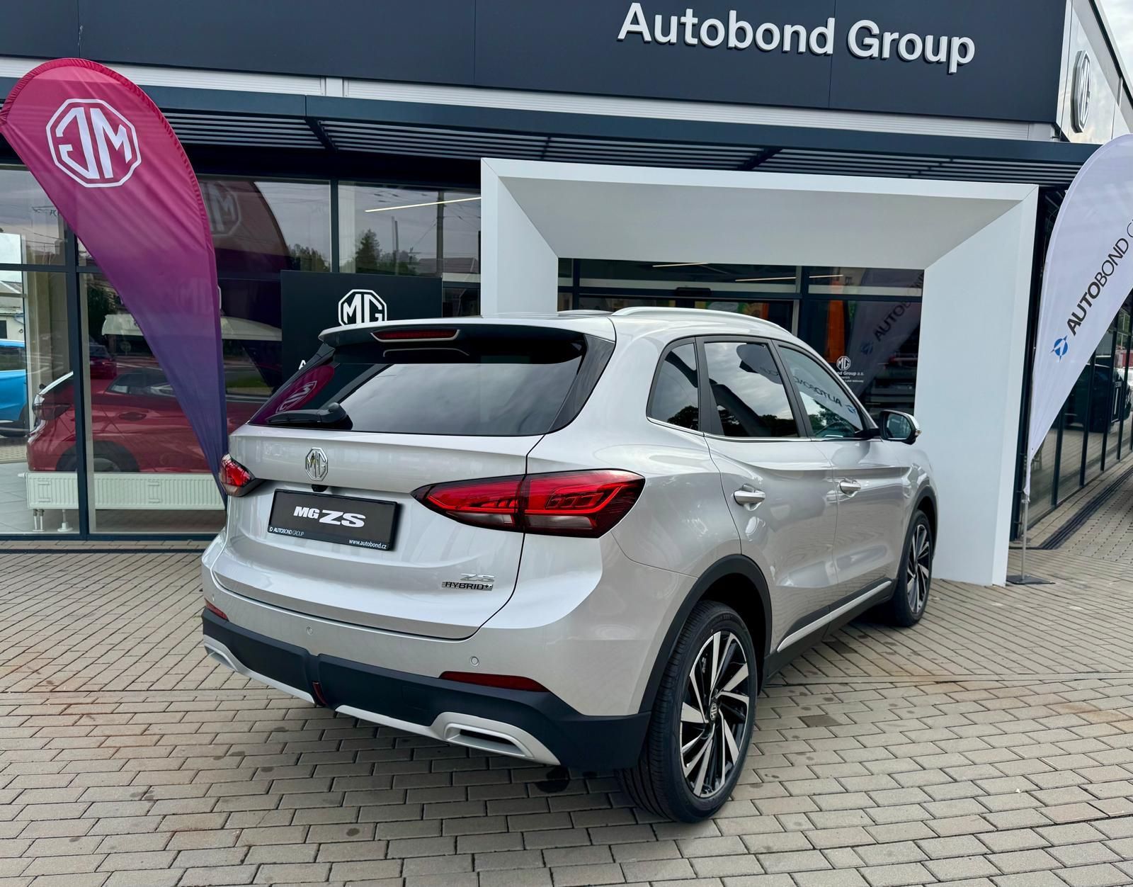 MG ZS, EXCLUSIVE Hybrid+ 145kW 4AT - fotka 4