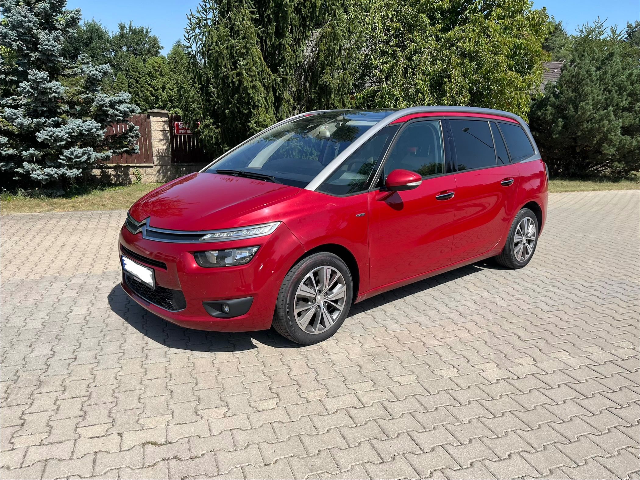 Citroën Grand C4 Picasso, 2.0HDI 110kw EXCLUSIVE - fotka 3