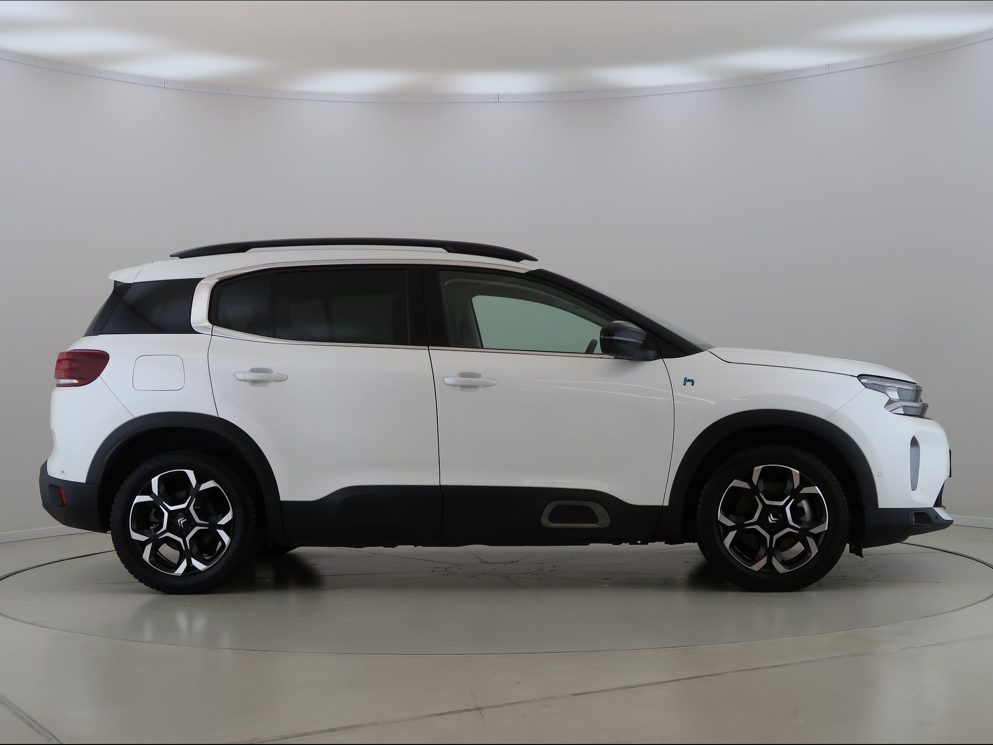 Citroën C5 Aircross, 1.6,PHEV,Shine,Automat - fotka 4