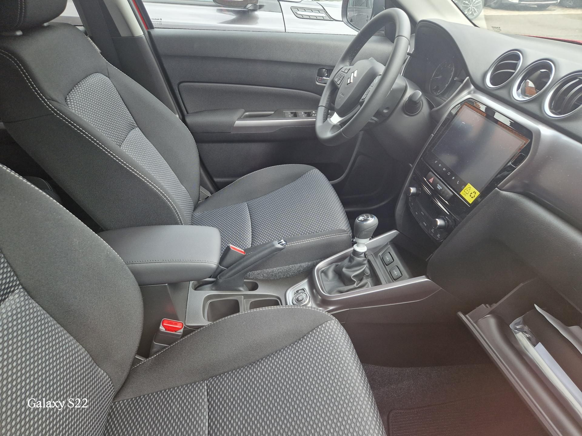 Suzuki Vitara, 1,4 BoosterJet Premium 4x4 - fotka 3
