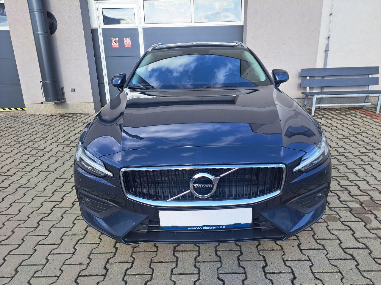 Volvo V60, 2.0 B4 Momentum, ZÁRUKA - fotka 3