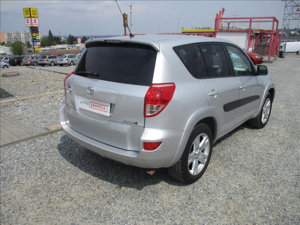 Toyota Rav4, 2,2 D, 4x4, aut klima,kamera, - fotka 6