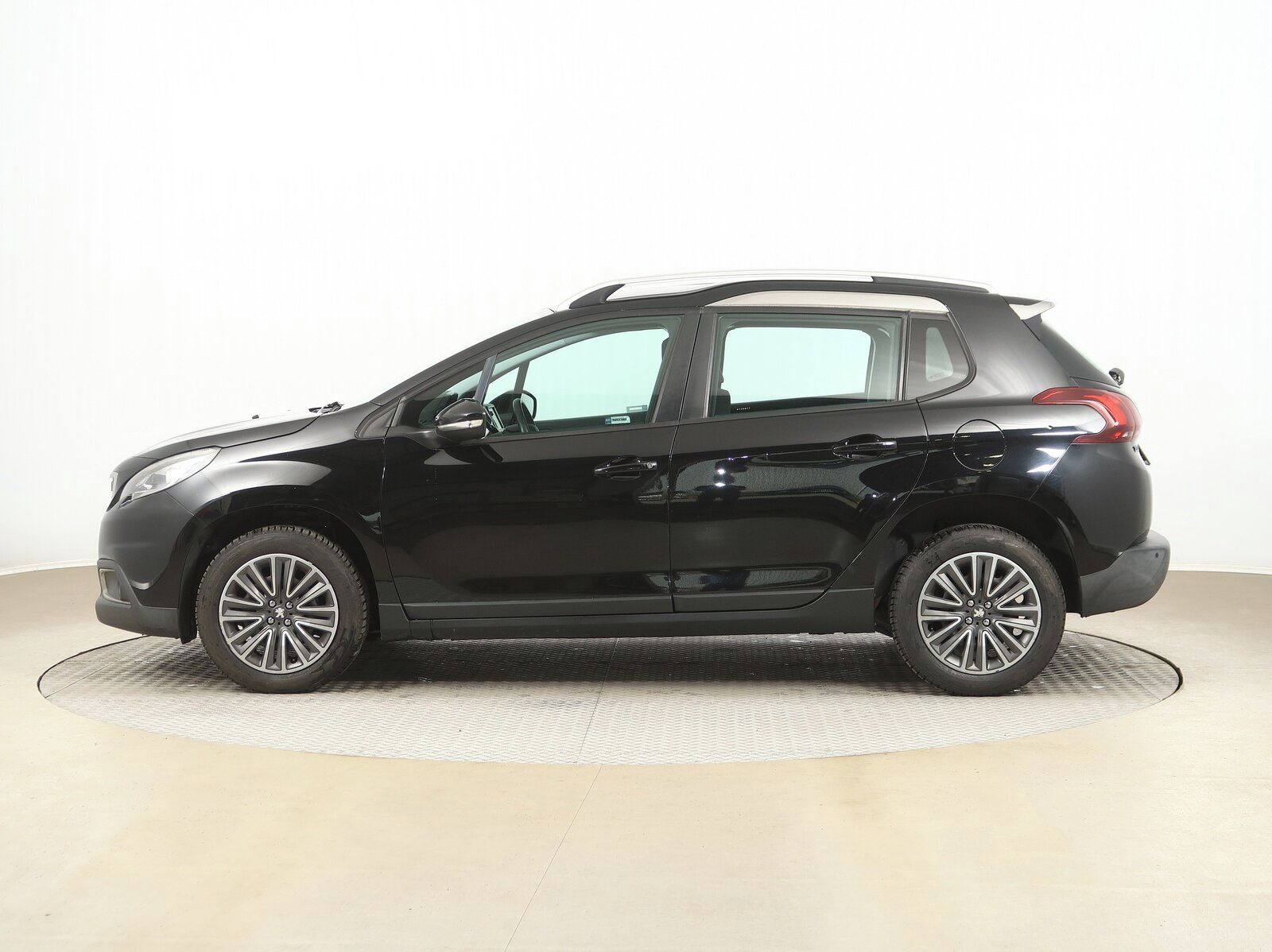 Peugeot 2008, 1.2 PureTech, Automat - fotka 3