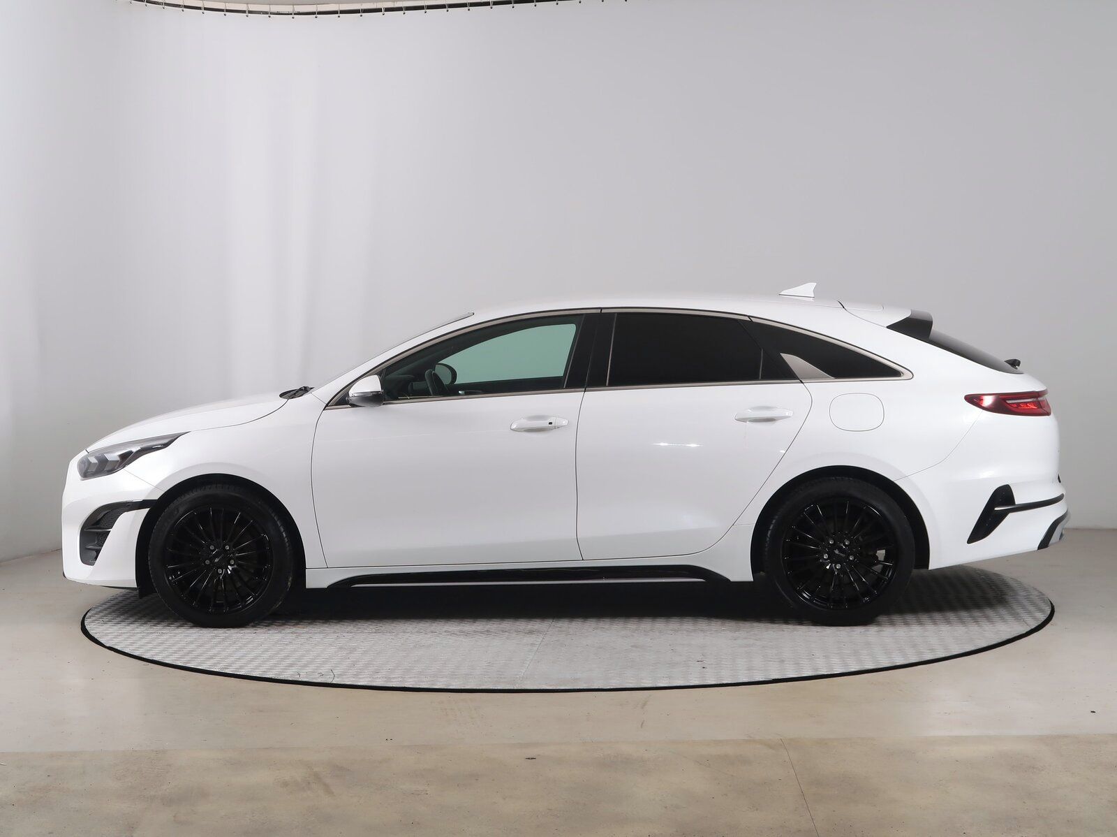 Kia ProCeed, 1.5 T-GDI, Automat, Serv.kniha - fotka 3