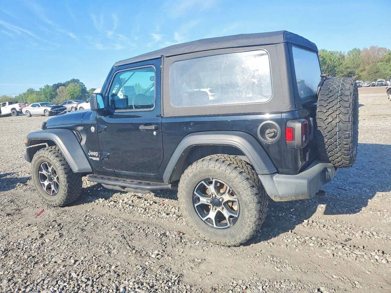 Jeep Wrangler, Auto na cestě - fotka 2