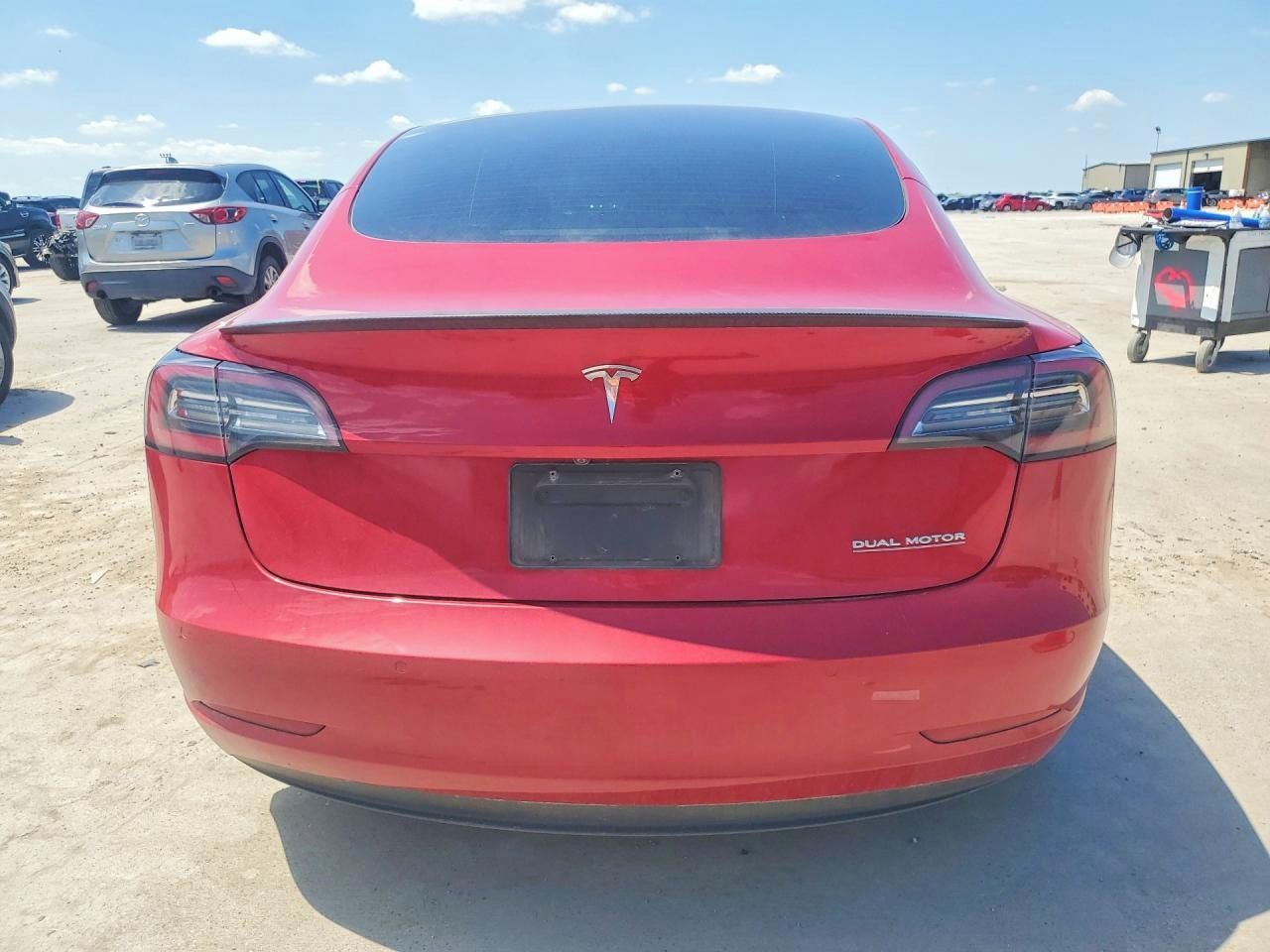 Tesla Model 3, Auto na cestě - fotka 6
