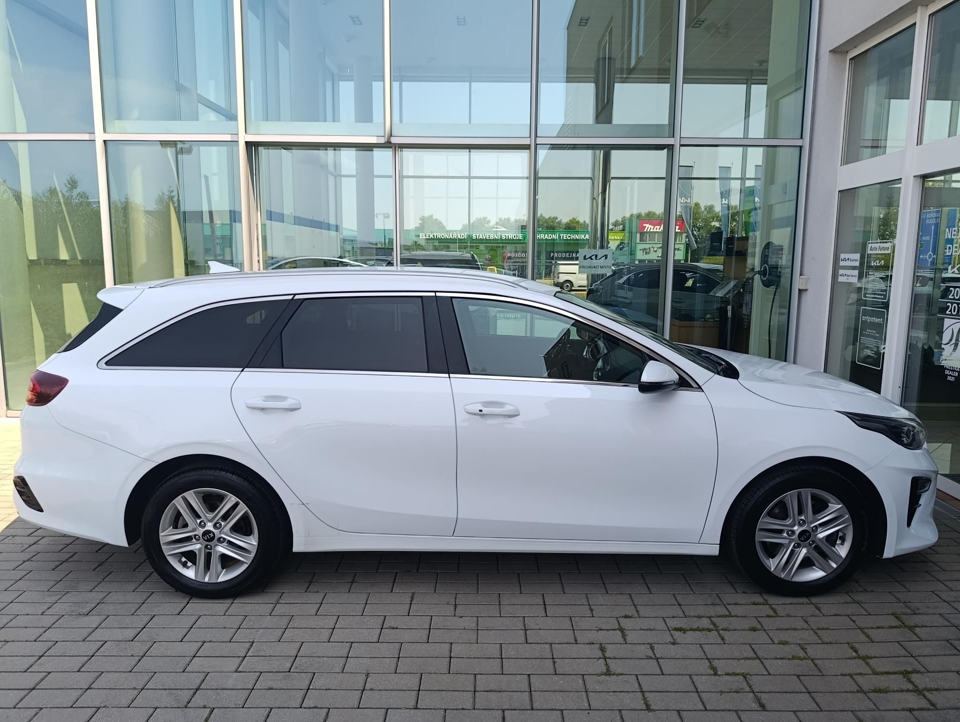 Kia Cee´d, 1.6 CRDi 7DCT  Top - fotka 4