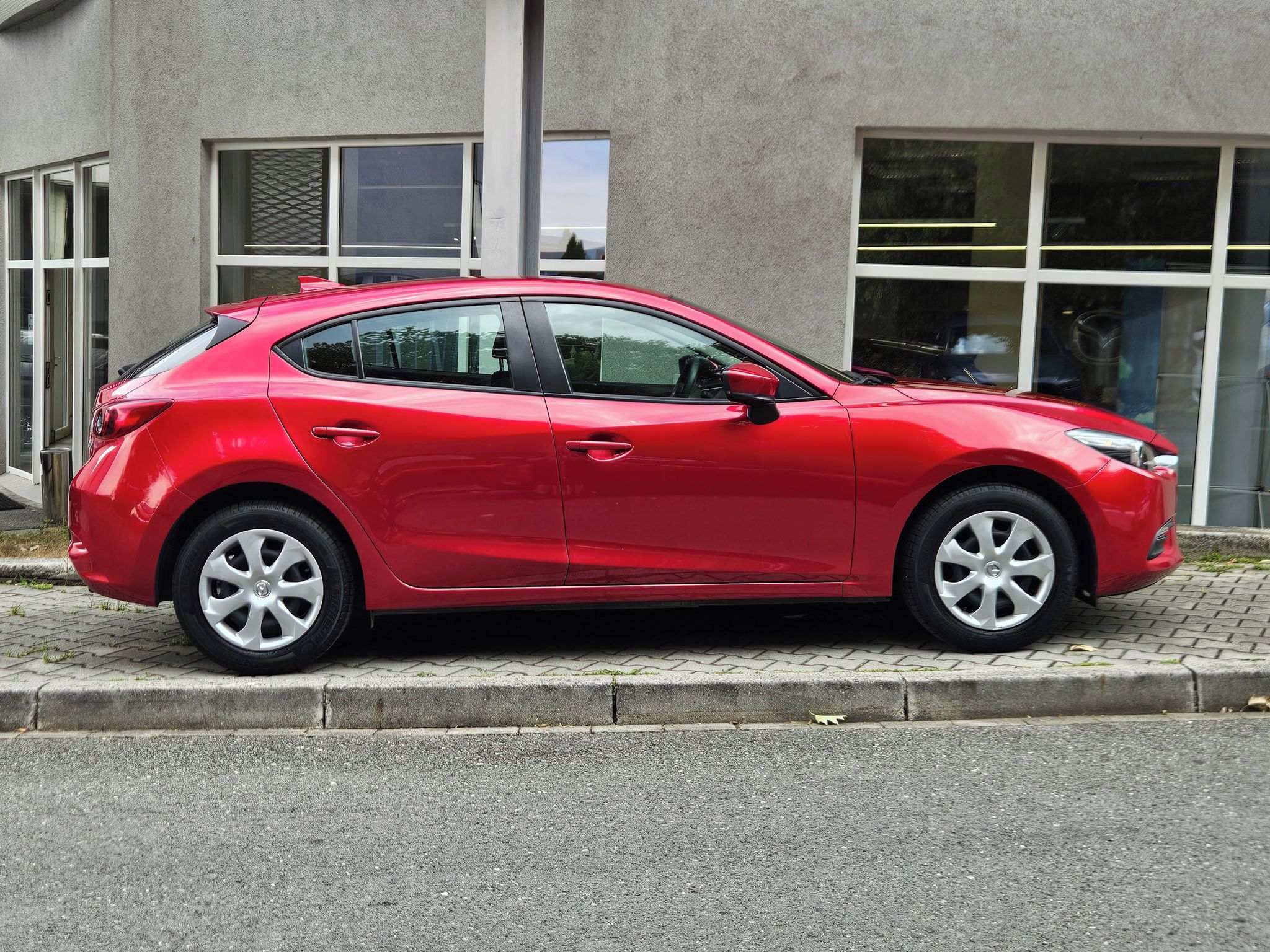Mazda 3, 1.5i SKYACTIV-G 74kW, ČR,1.maj - fotka 6