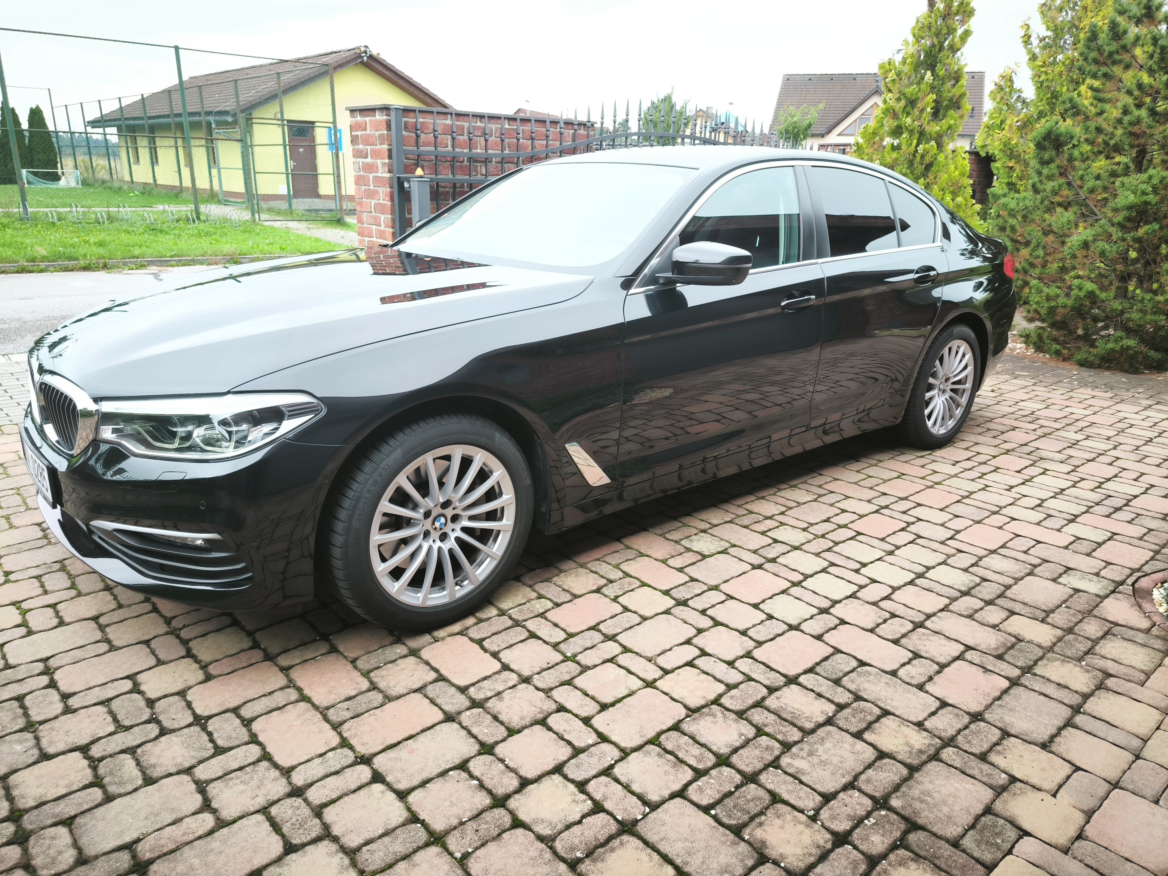BMW Řada 5, 530d xDrive 360°, Soft Close - fotka 6