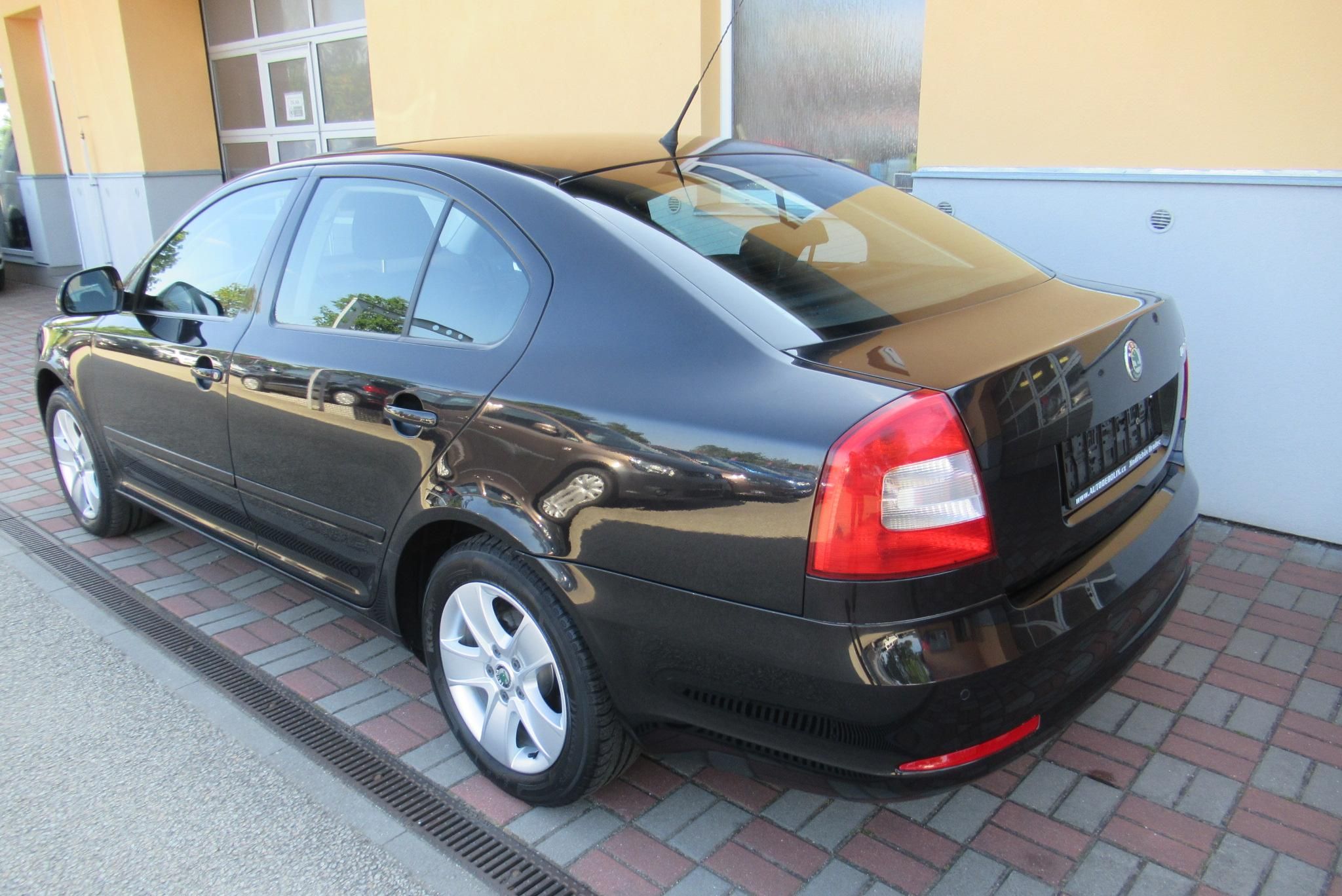 Škoda Octavia, 1.4 TSi ELEGANCE EL.ŠÍBR XENON - fotka 2