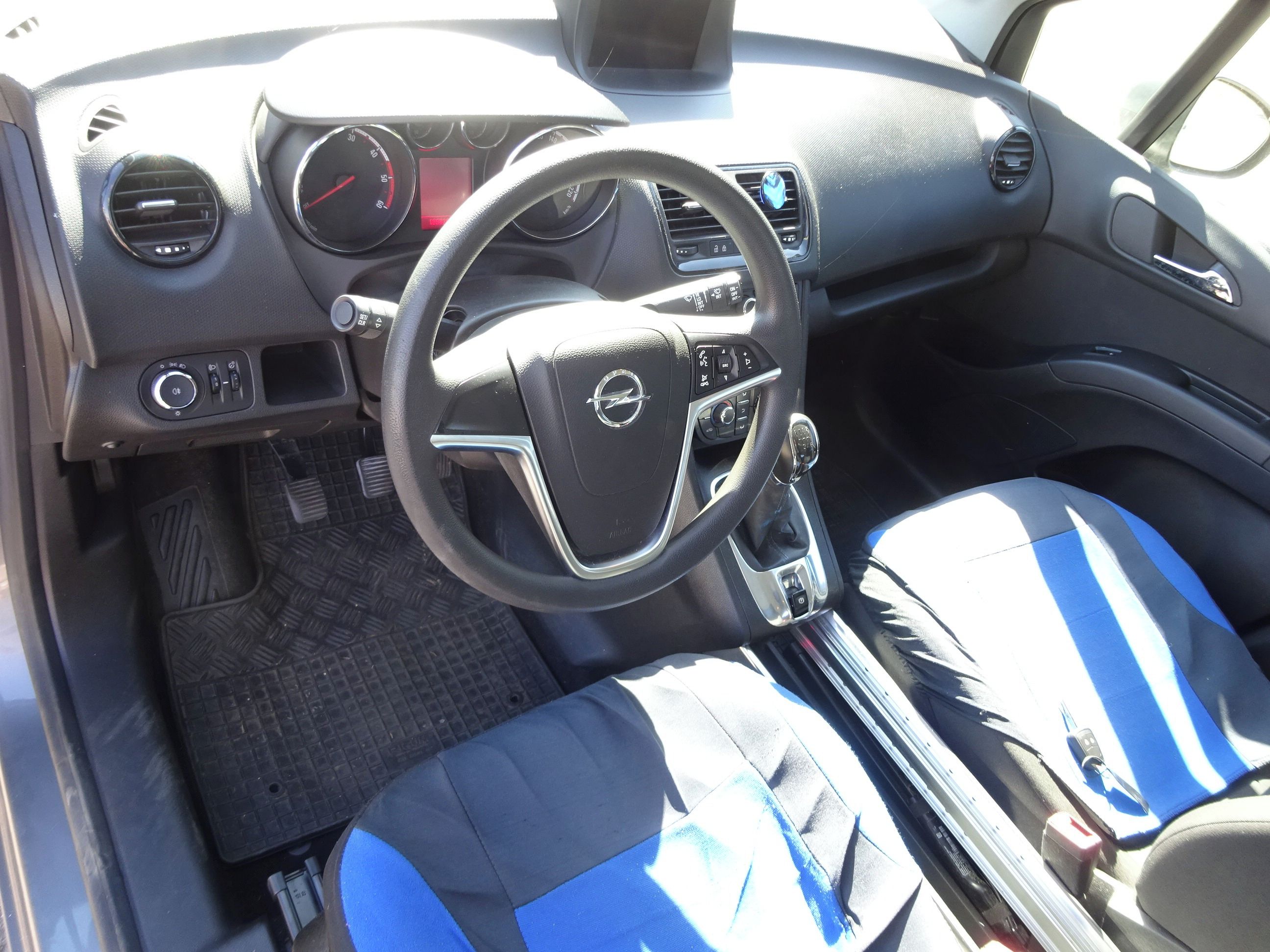 Opel Meriva, 1.6 CDTI (70 KW) KOUPENO V ČR - fotka 5