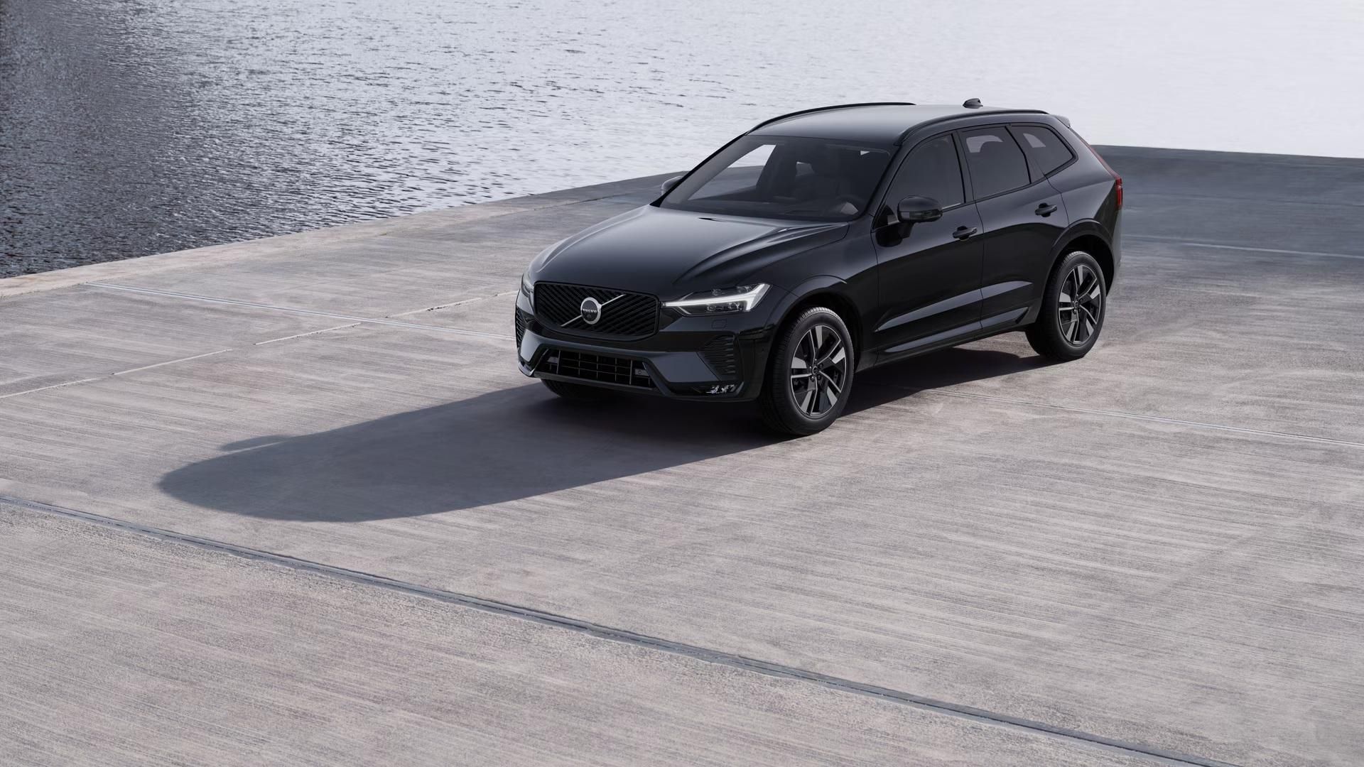 Volvo XC60, B5 AWD AUT DARK PLUS - fotka 2