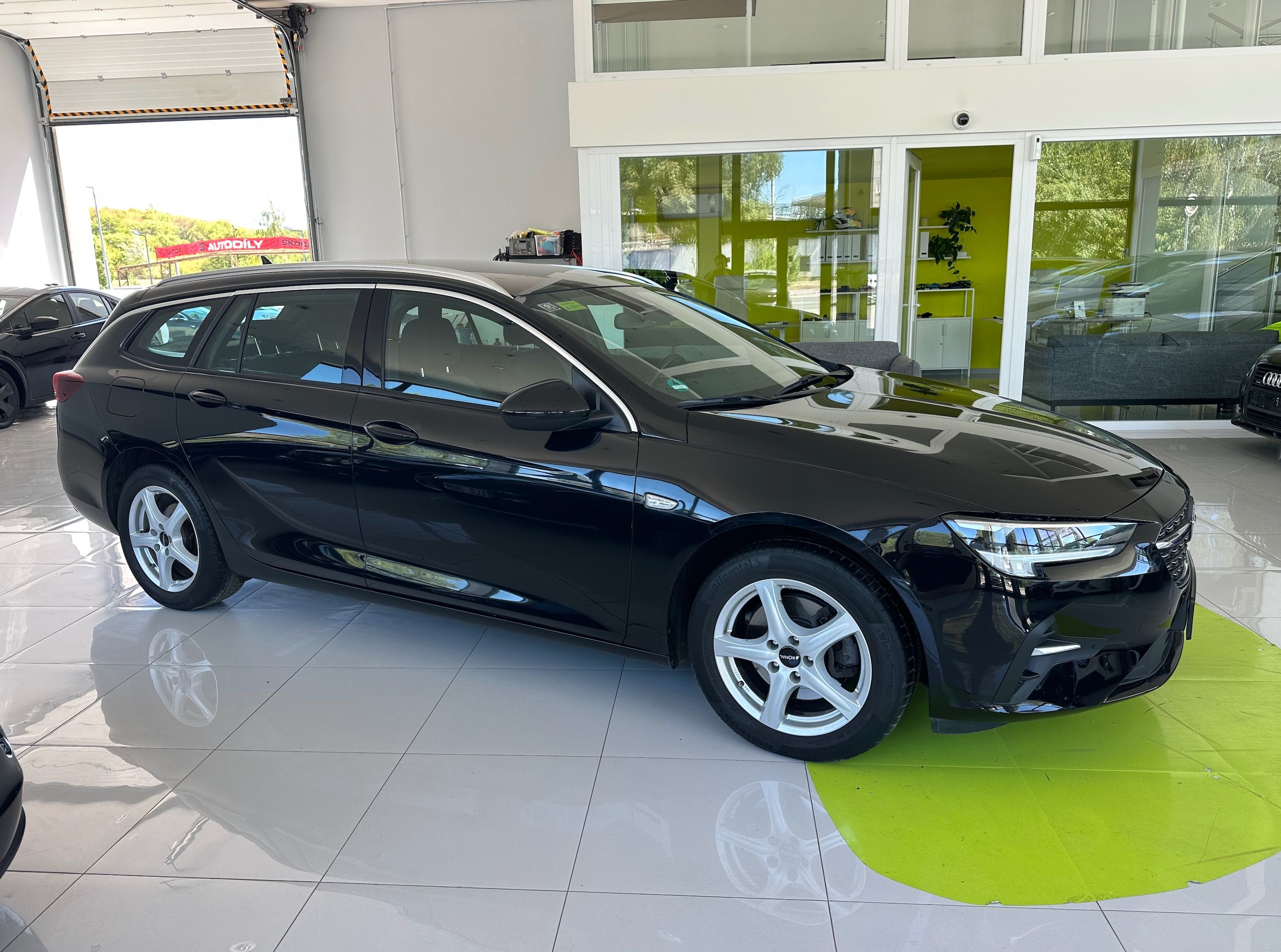Opel Insignia, ST2.0Diesel 128kW TOP Stav - fotka 3