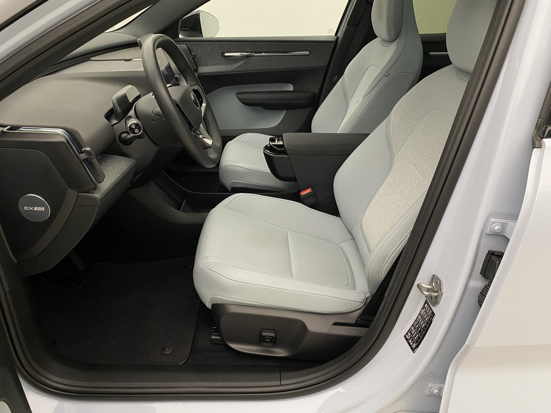 Volvo EX30, Twin AWD Ultra - fotka 3