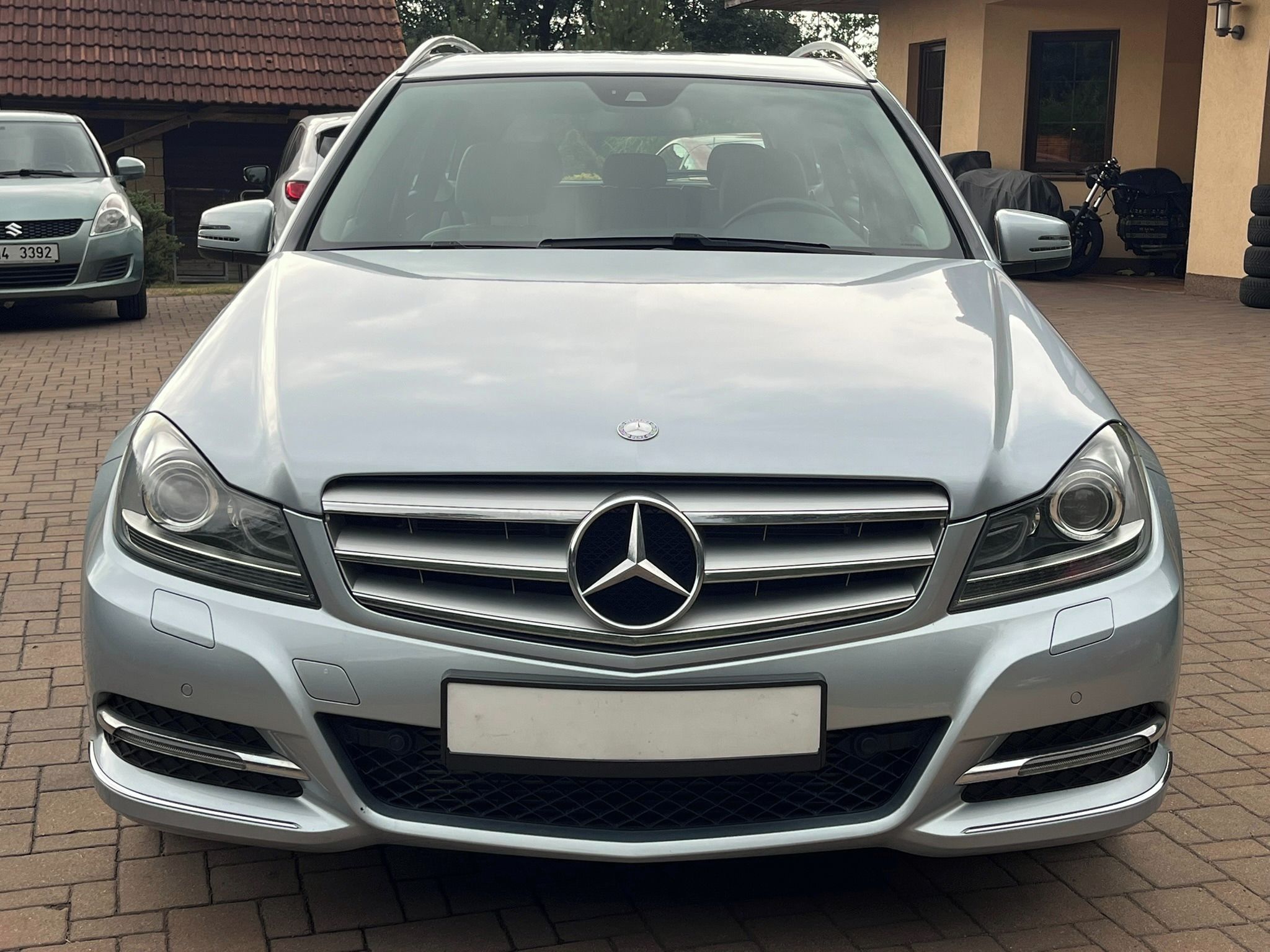 Mercedes-Benz Třídy C, 1.6T 115kW Xenon Navigace - fotka 3