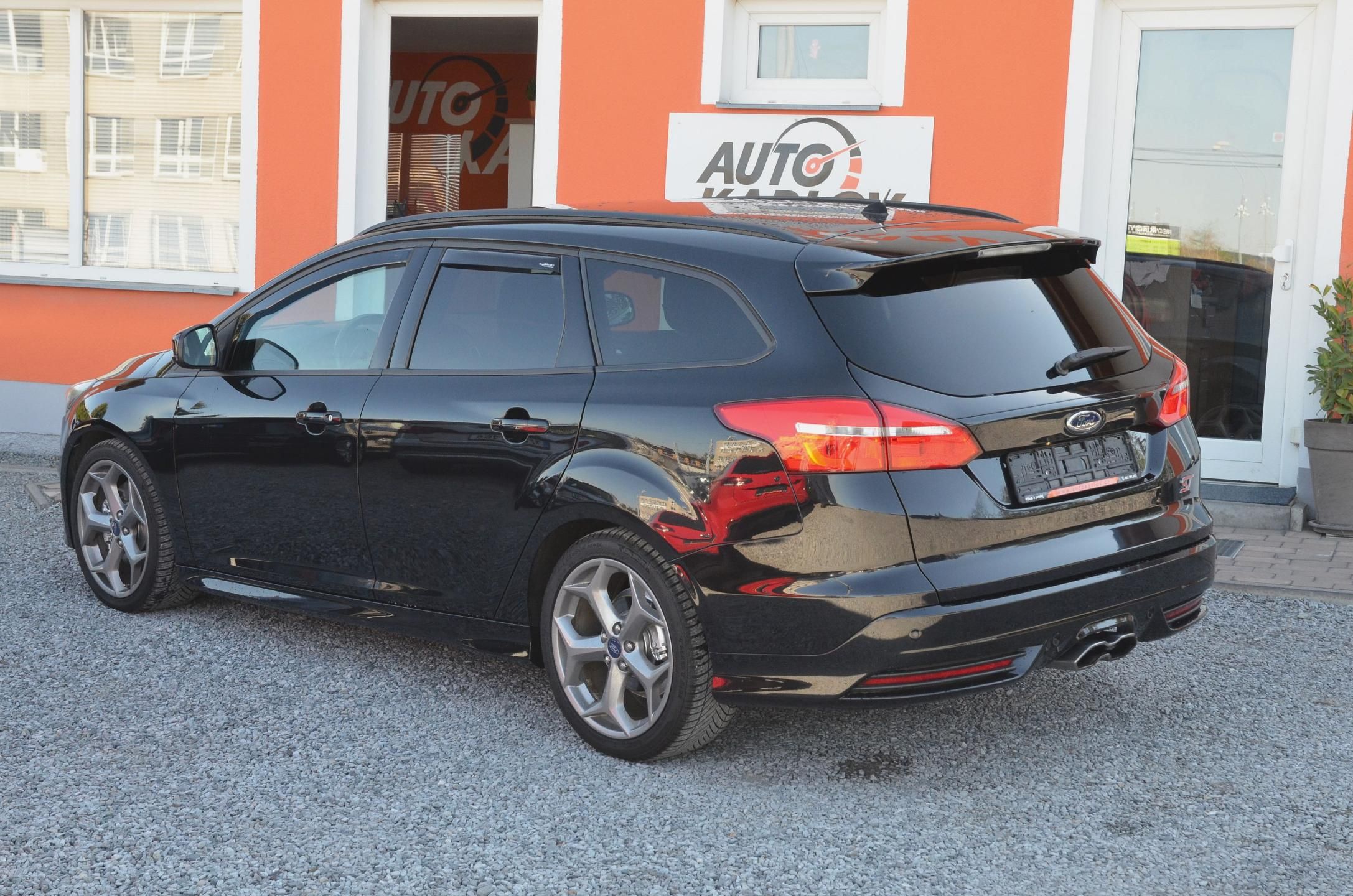 Ford Focus, ST 2.0 184kW RECARO - fotka 4