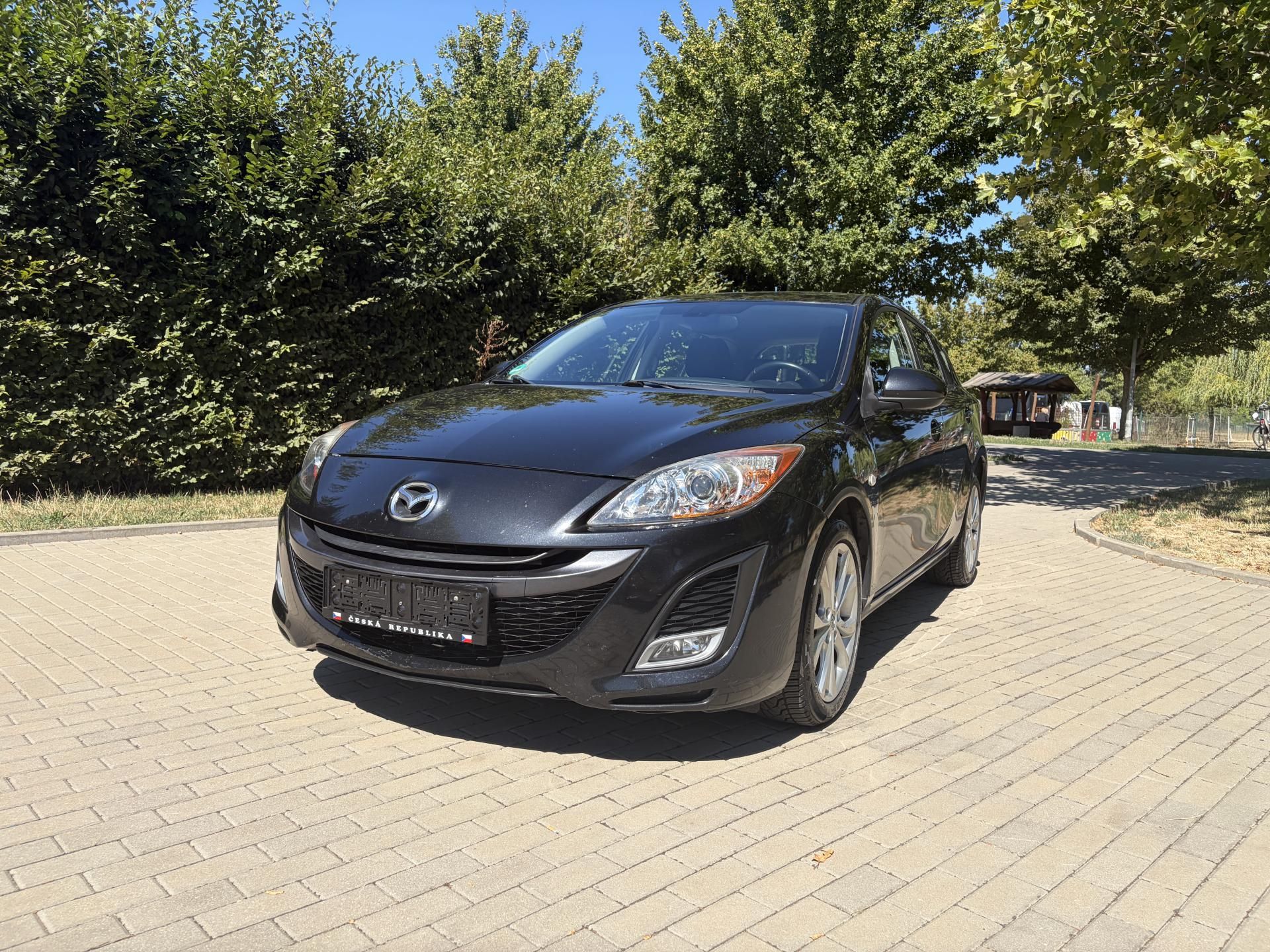 Mazda 3, 1.6 90th Anniversary - fotka 2