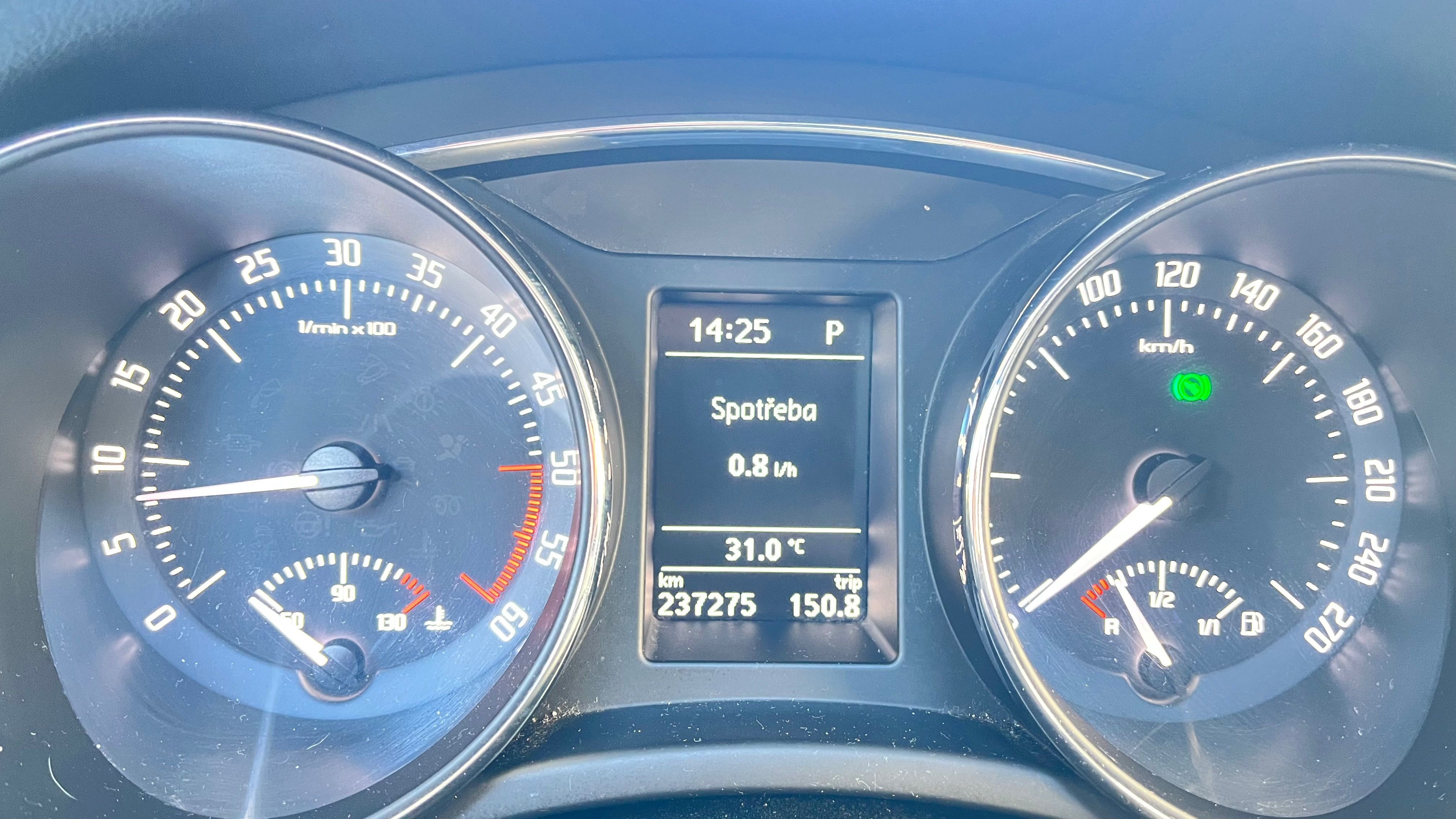 Škoda Superb, Škoda Superb Combi TDI - fotka 5
