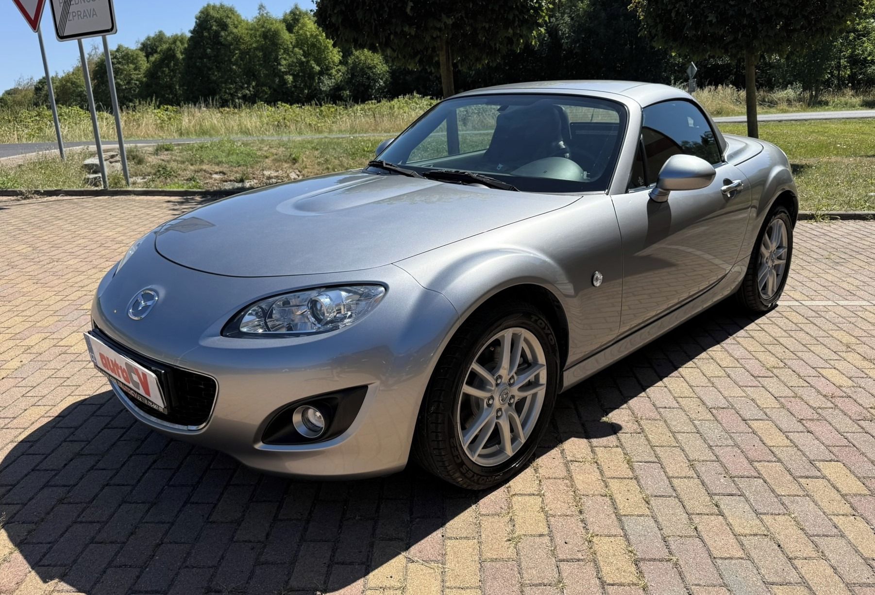 Mazda MX-5, 1.8 16V 93kW Roadster Coupé - fotka 2