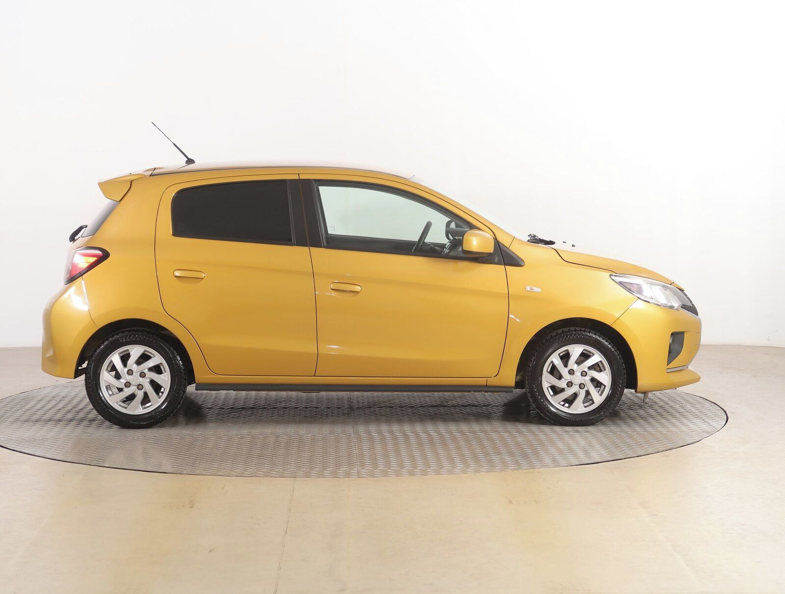Mitsubishi Space Star, 1.2 MIVEC, Serv.kniha - fotka 6