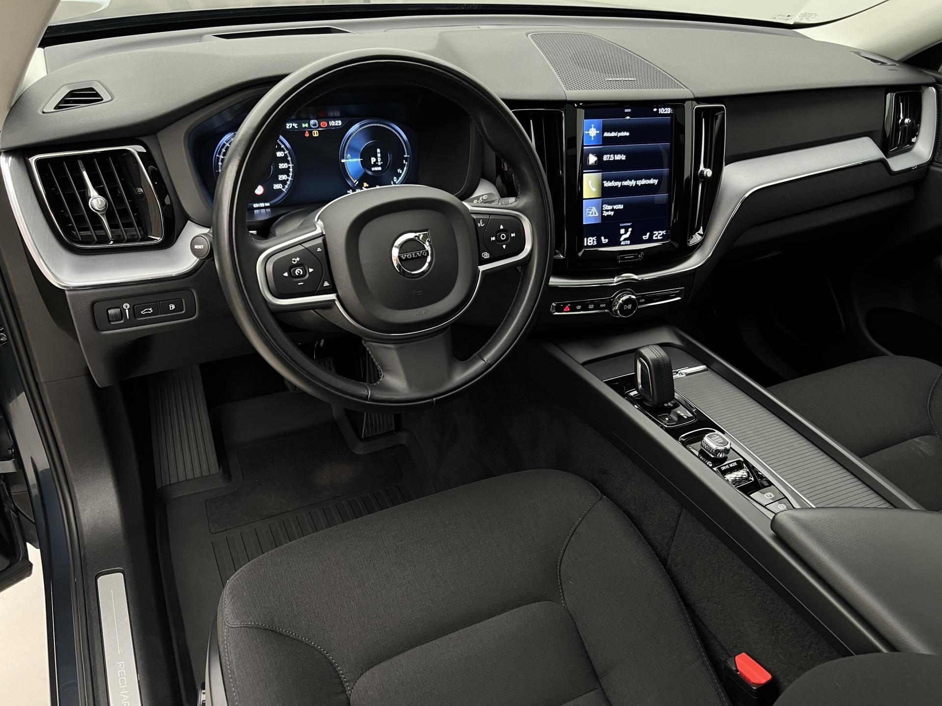 Volvo XC60, T6 AWD INSCRIPTION AUT 1. maj. - fotka 4