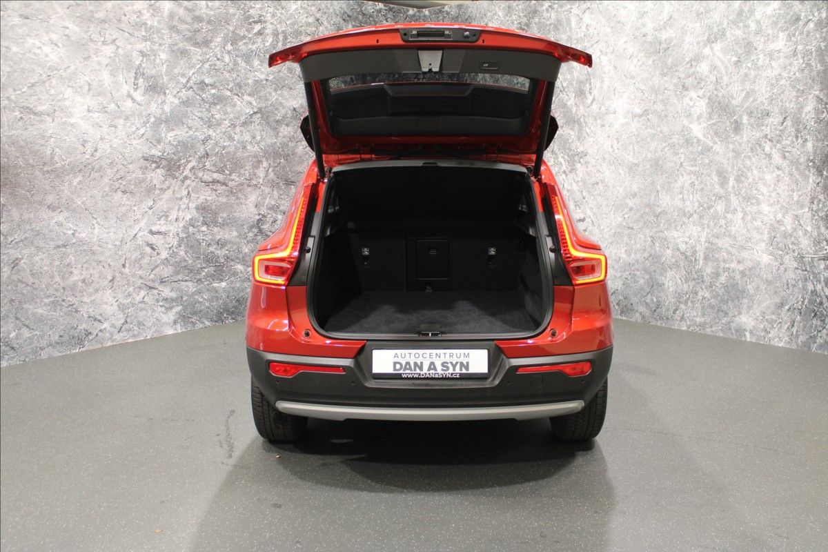 Volvo XC40, 2,0 T5 182KW AWD ZÁNOVNÍ - fotka 5