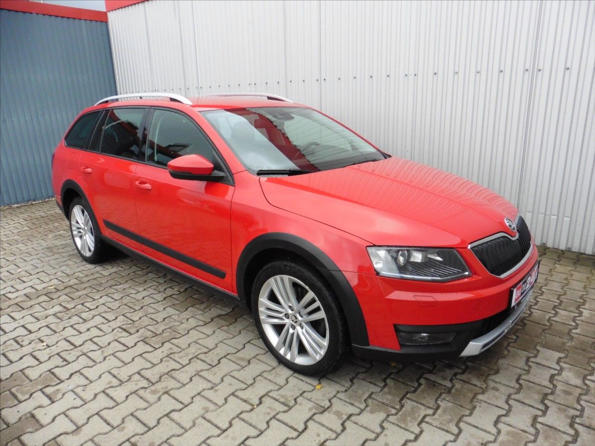 Škoda Octavia, 2,0 Combi 4x4 DSG Scout - fotka 2