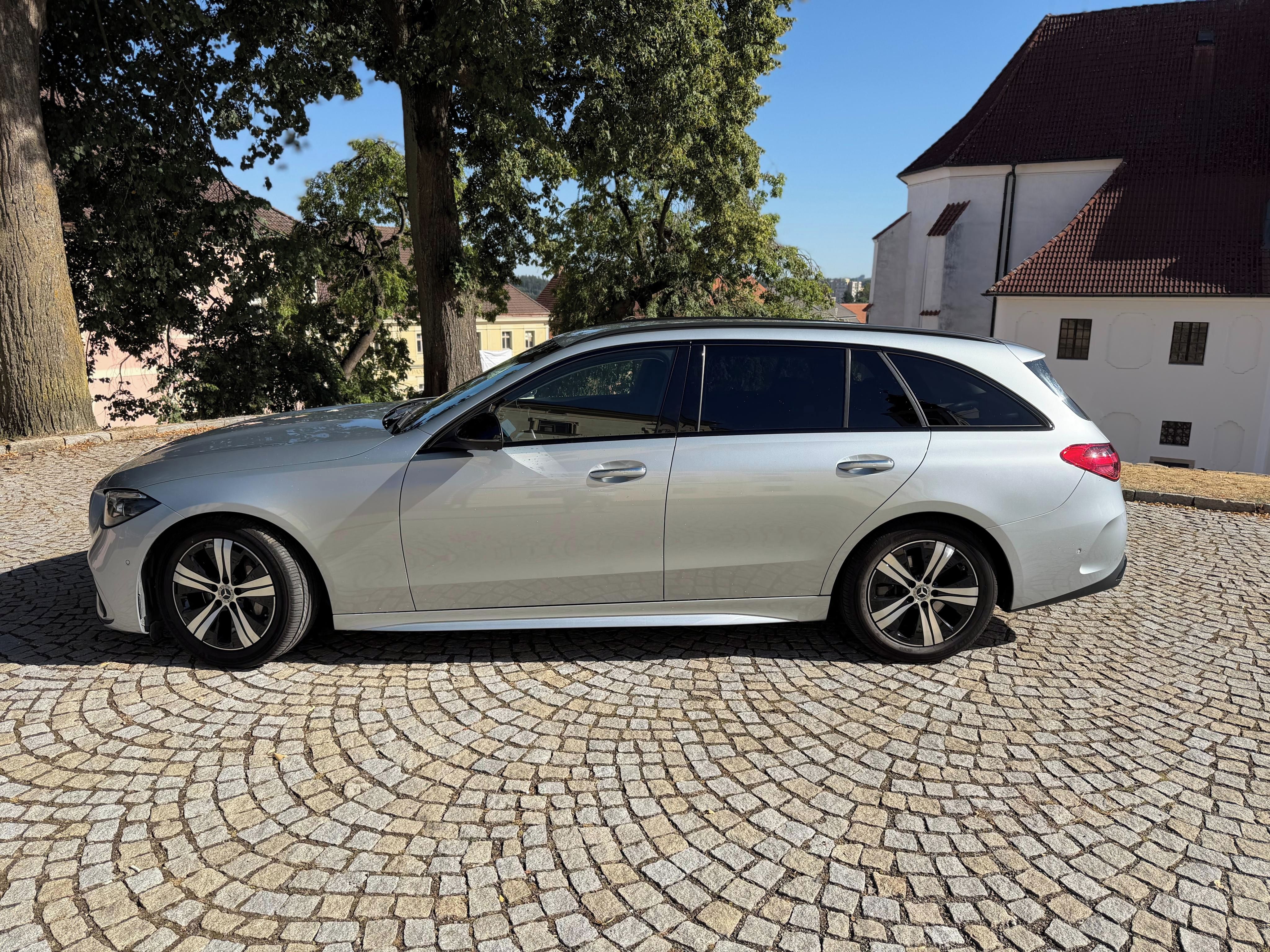 Mercedes-Benz Třídy C, AMG LINE - fotka 4