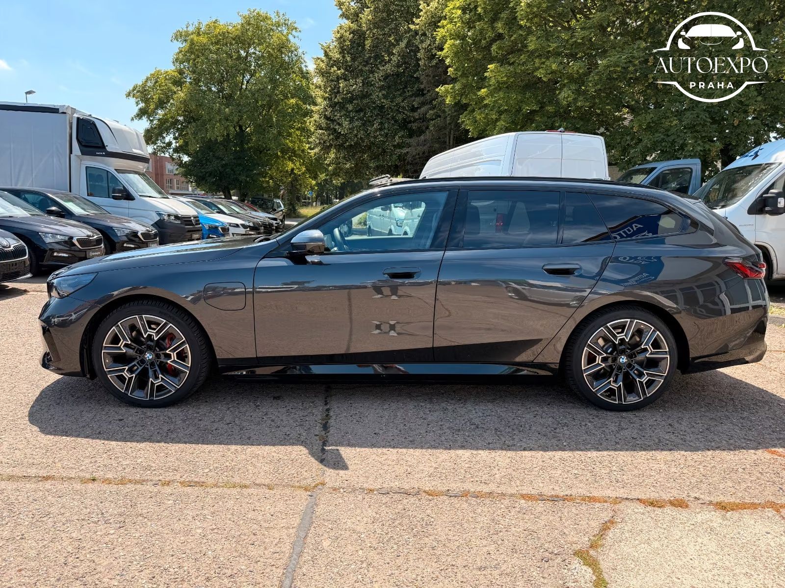 BMW Řada 5, 550e Touring xDrive M Sport - fotka 5