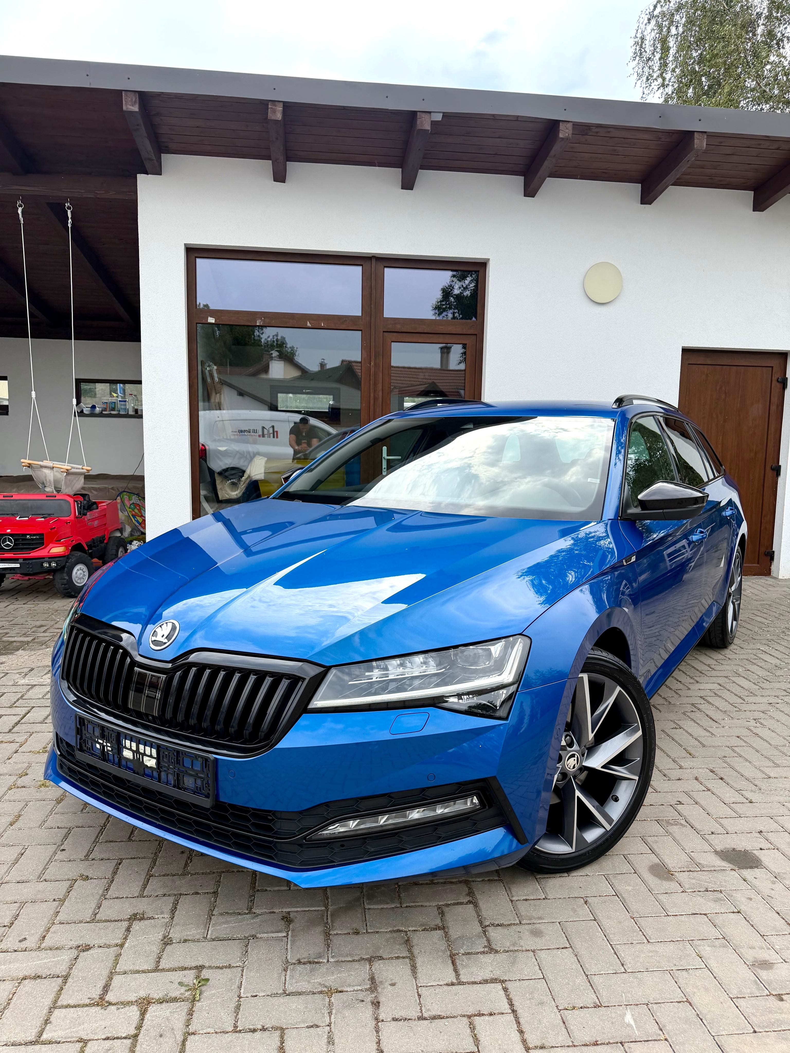 Škoda Superb, SPORTLINE 360 TAŽNÉ DCC MATRIX - fotka 3