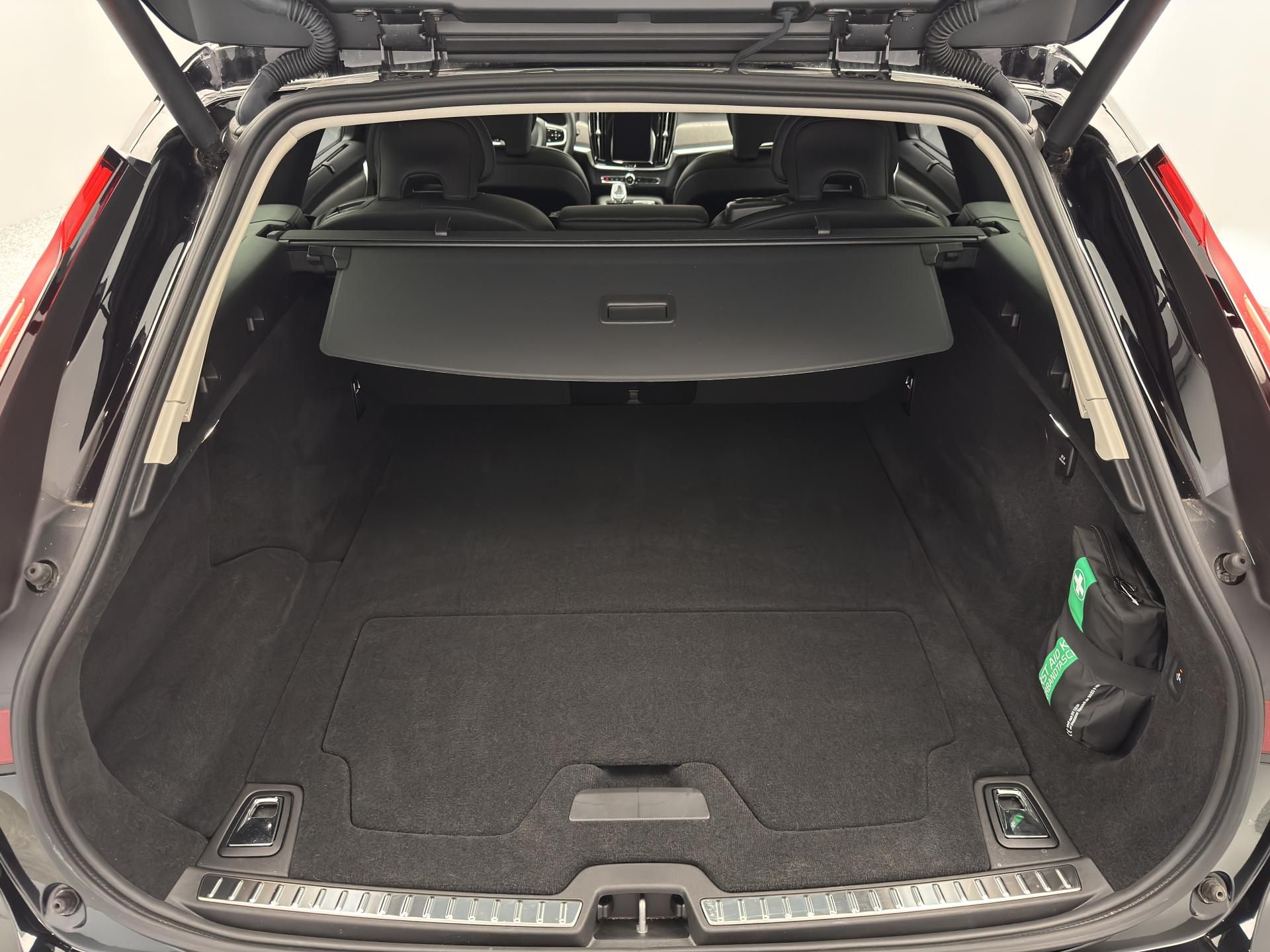 Volvo V90, T8 AWD RECHARGE ULTRA - fotka 5