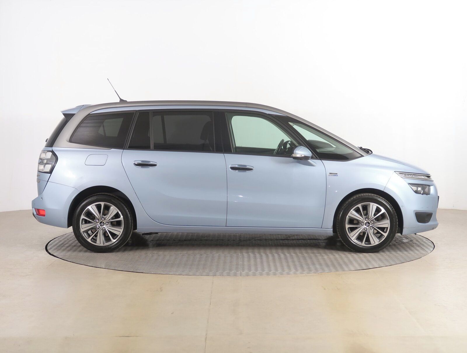 Citroën Grand C4 Picasso, 1.6 HDi, Automat, 7 míst - fotka 6