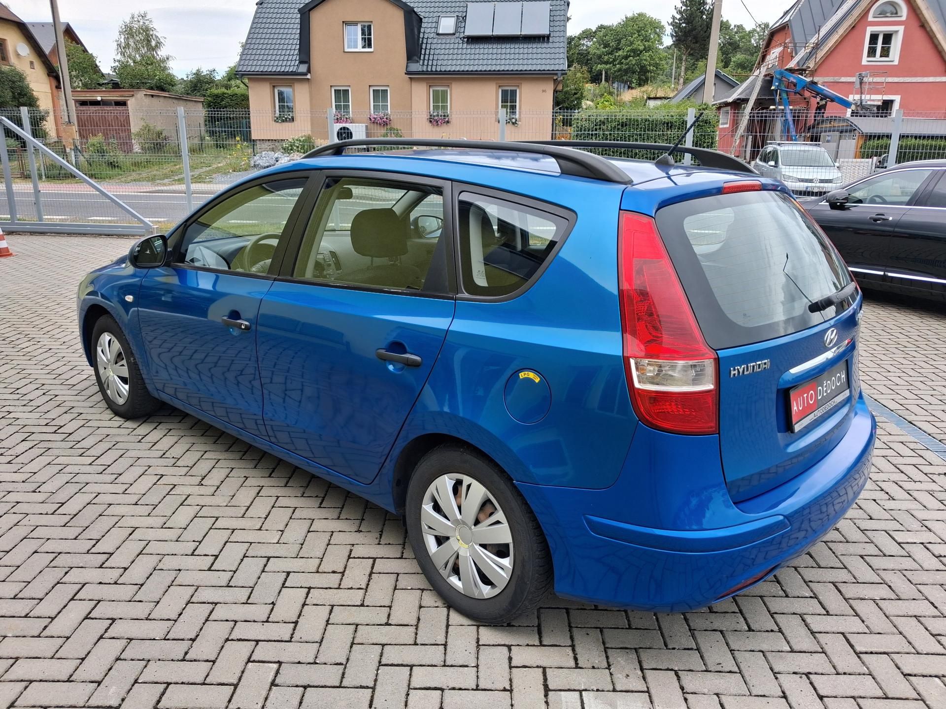 Hyundai i30, 1,4i  LPG  KLIMA  2x KOLA - fotka 5