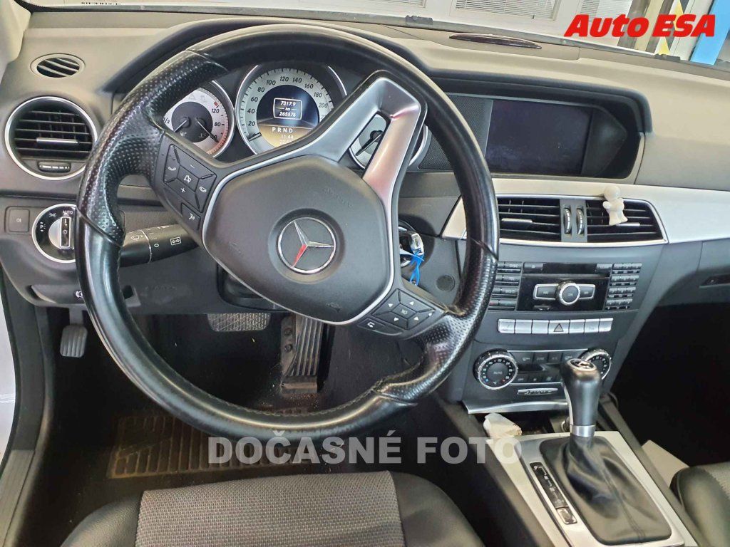 Mercedes-Benz Třídy C, 2.2d - fotka 3