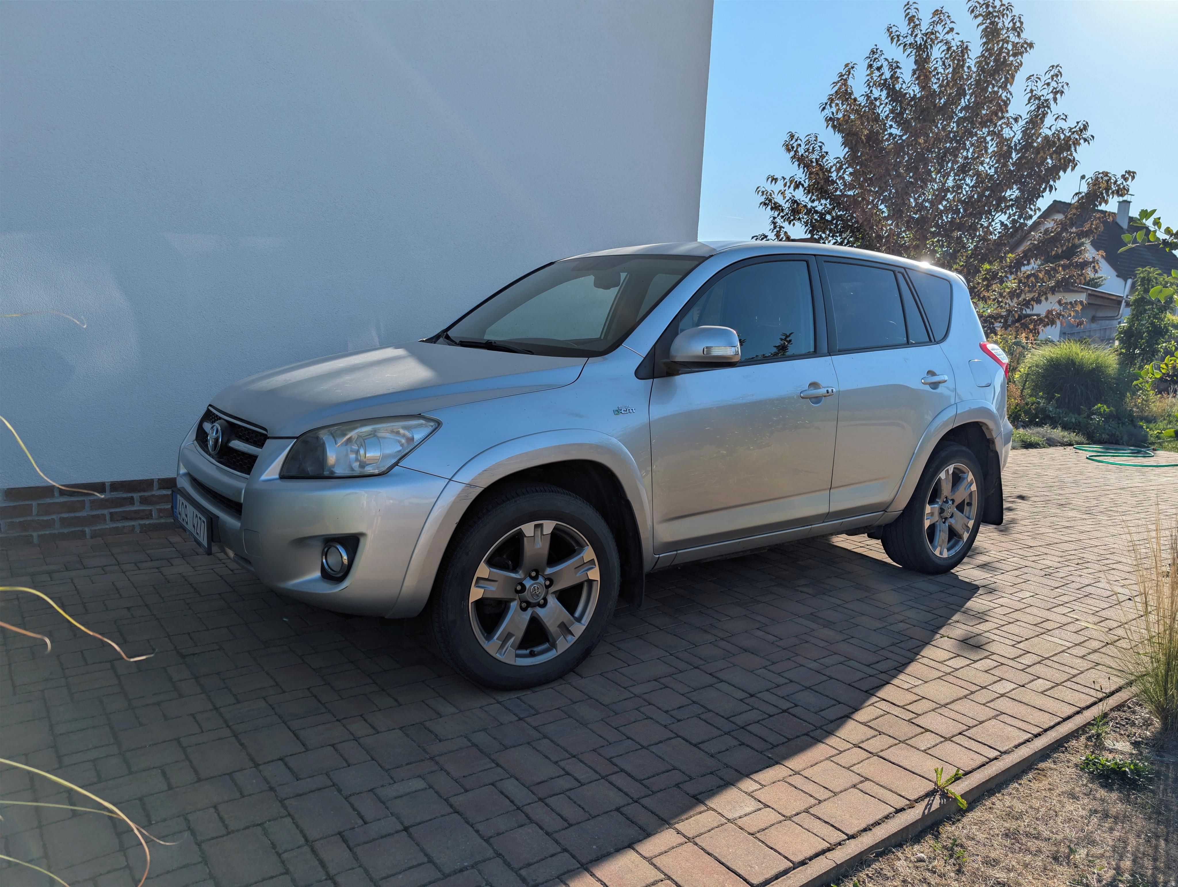 Toyota Rav4, 2,2 l TDI, servisováno