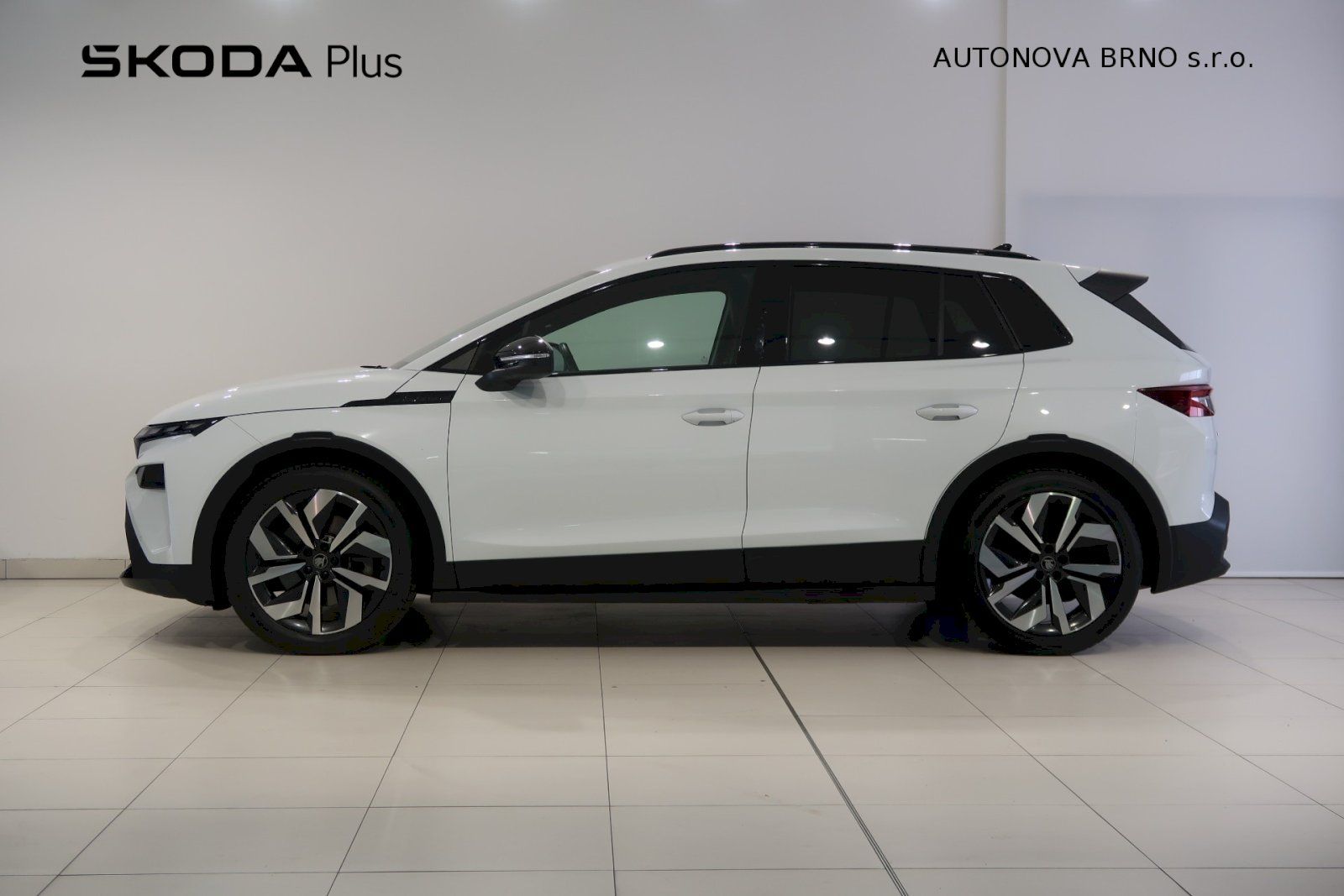 Škoda Elroq, 85 210/82 E1H Sportline - fotka 3