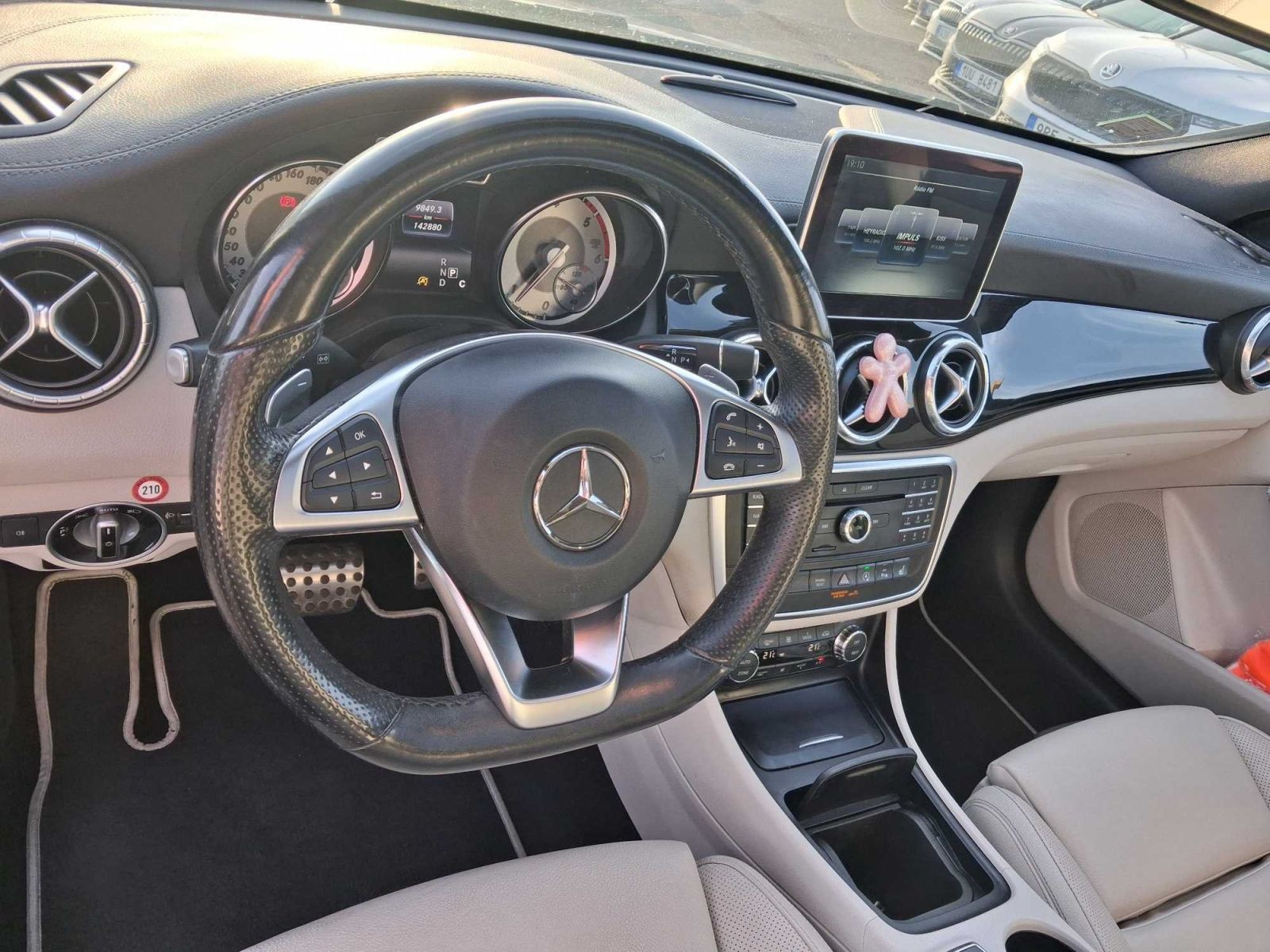 Mercedes-Benz CLA, 220 CDI, AMG Paket, Automat - fotka 3