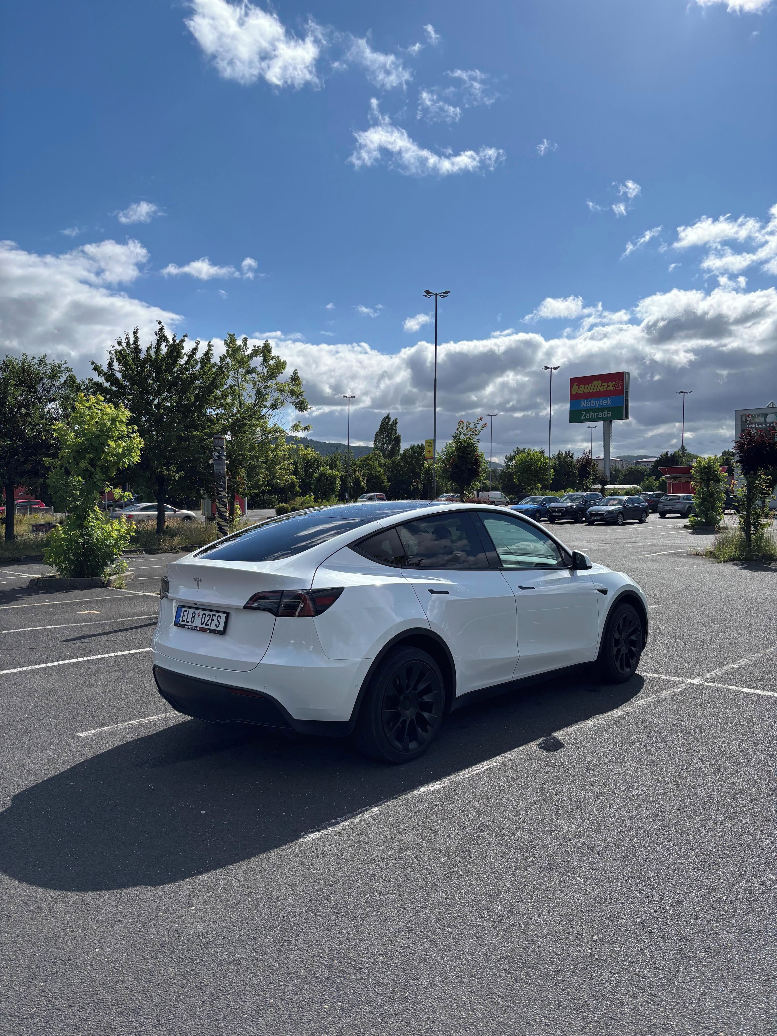 Tesla Model Y, Long range, 89% SOH, Tažné - fotka 6